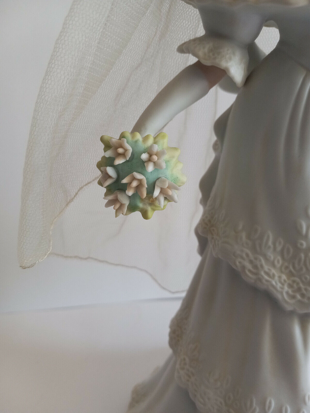CLASSIC BRIDES OF THE CENTURY ELLEN H. WILLIAMS Flora 1900’s Bride -1988