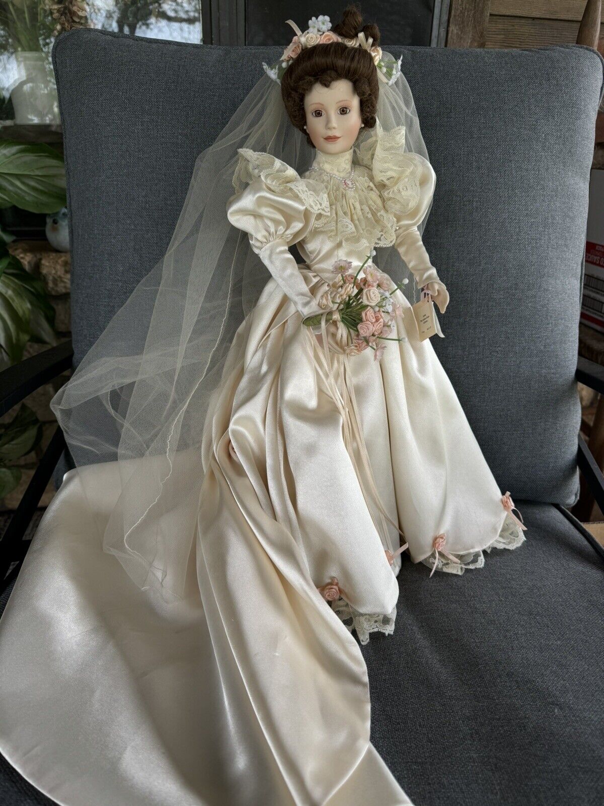 Ashton Drake ELIZABETH'S 1900's Wedding Dress Bride Tumminio 19" Porcelain Doll