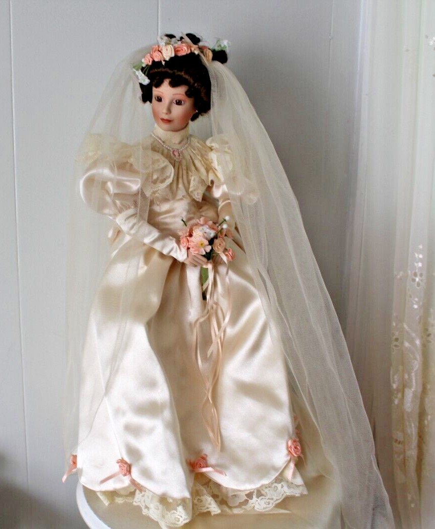 Ashton-Drake Galleries Elizabeth's 1900's Wedding Dress Porcelain Doll