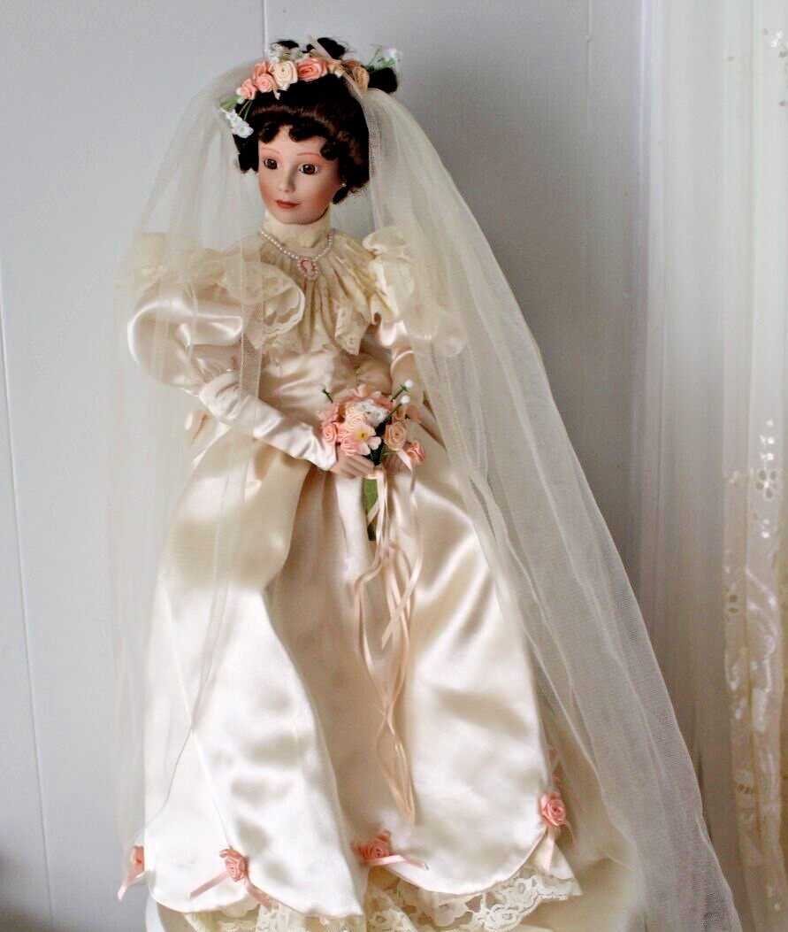 Ashton-Drake Galleries Elizabeth's 1900's Wedding Dress Porcelain Doll