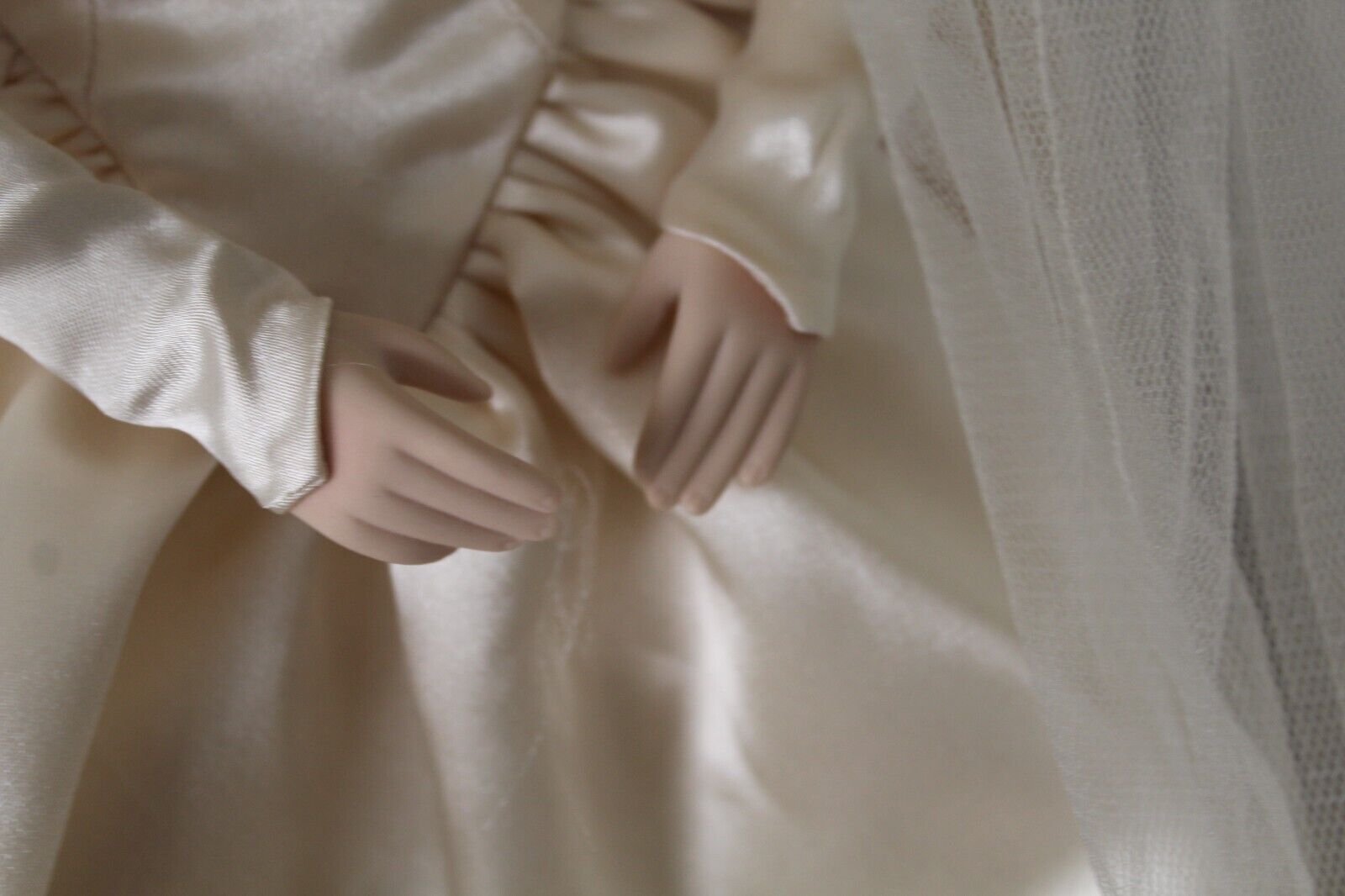 Ashton-Drake Galleries Elizabeth's 1900's Wedding Dress Porcelain Doll
