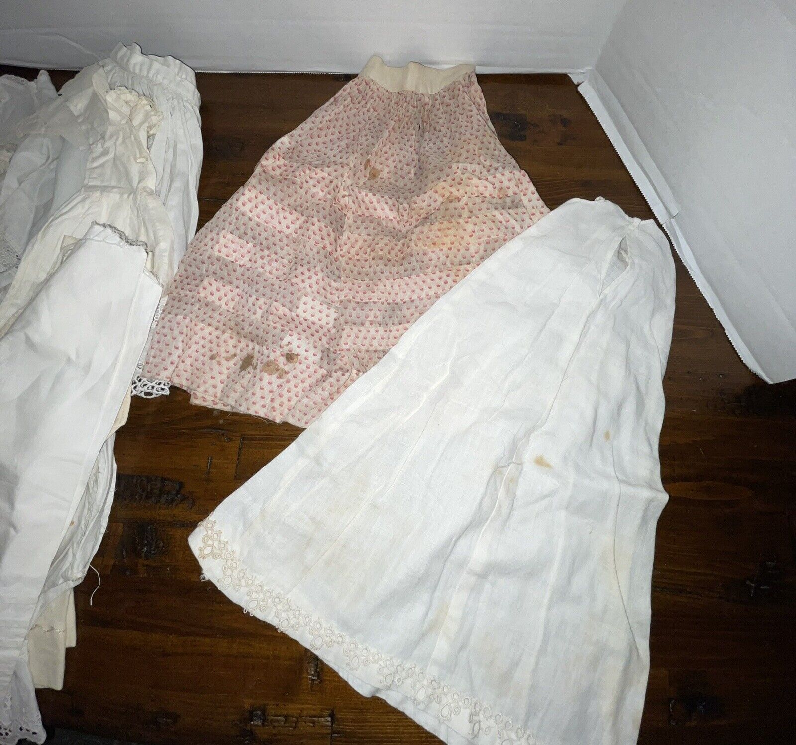LOT 130: Antique DOLL CLOTHES 1870's-1900**   17 PIECES **