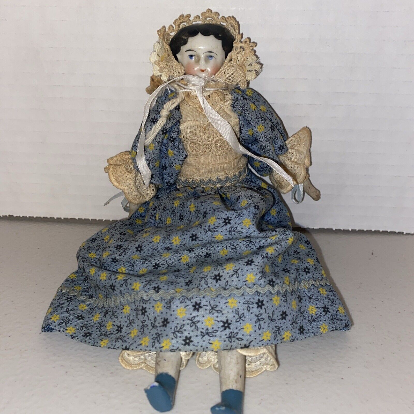 German China Shoulder Head Doll Small Doll Original Cloth Body 8.75” 1800s