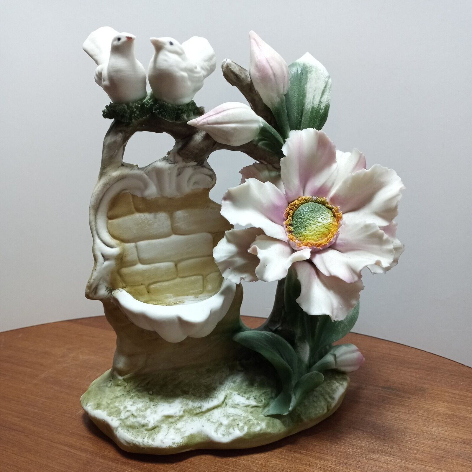 Capodimonte FLOWER FLORAL Antique 1800's doves Bouquet Italy EUC