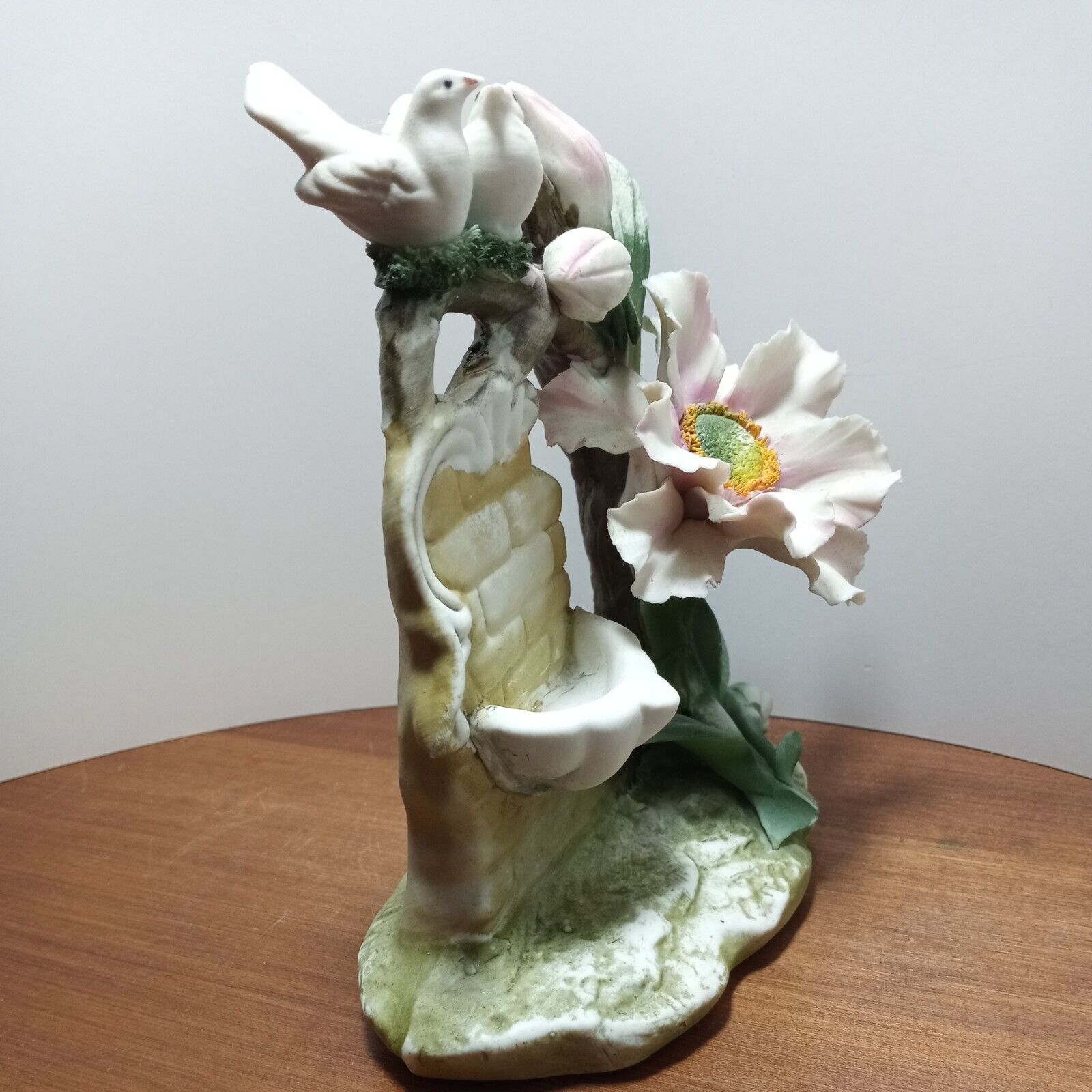 Capodimonte FLOWER FLORAL Antique 1800's doves Bouquet Italy EUC