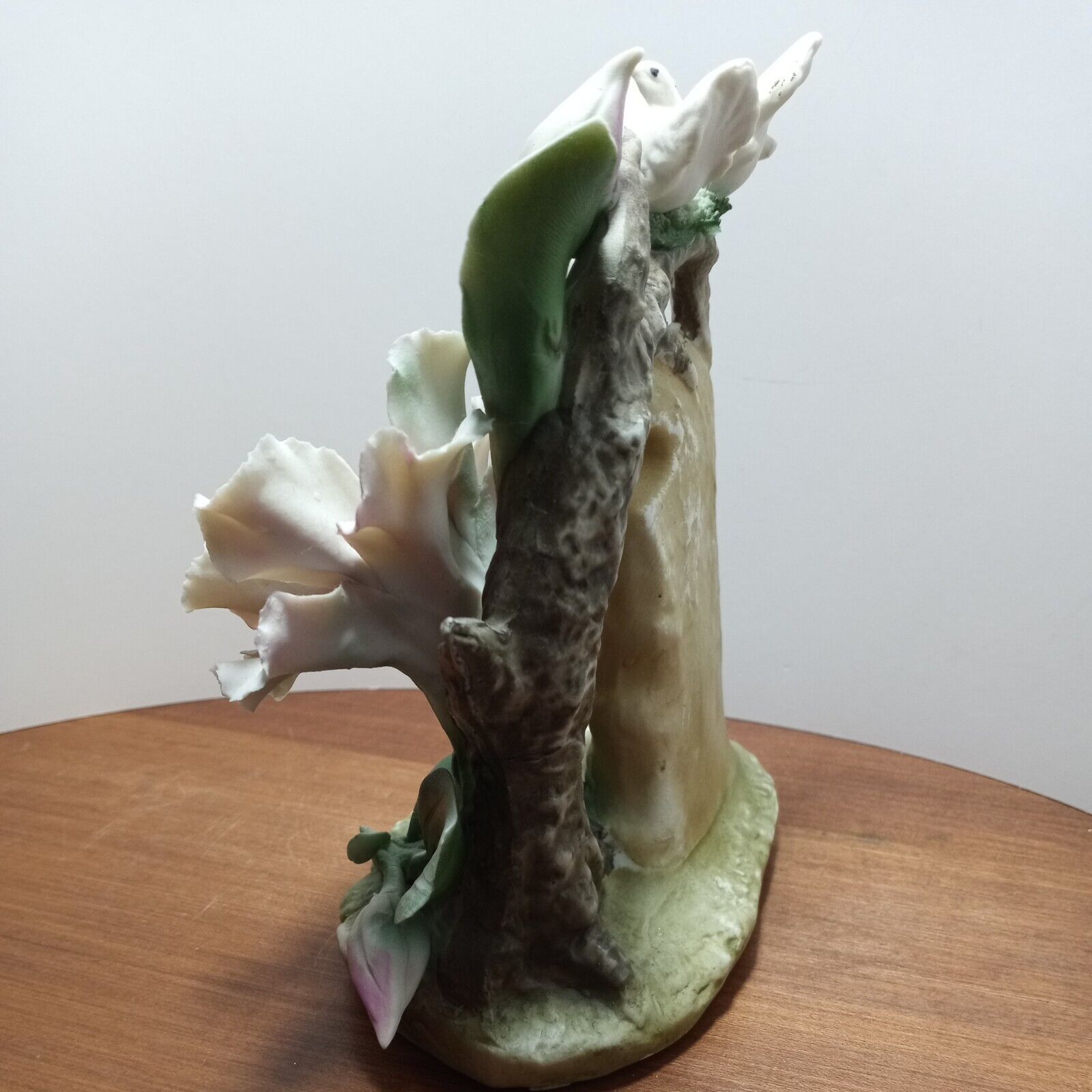 Capodimonte FLOWER FLORAL Antique 1800's doves Bouquet Italy EUC