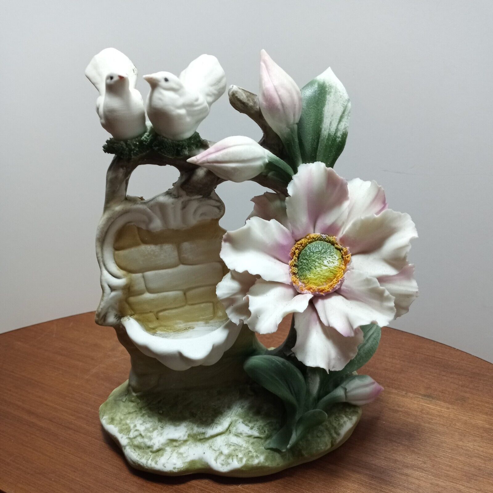Capodimonte FLOWER FLORAL Antique 1800's doves Bouquet Italy EUC