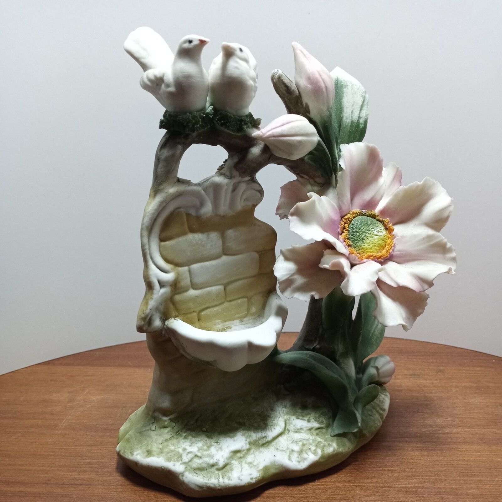 Capodimonte FLOWER FLORAL Antique 1800's doves Bouquet Italy EUC