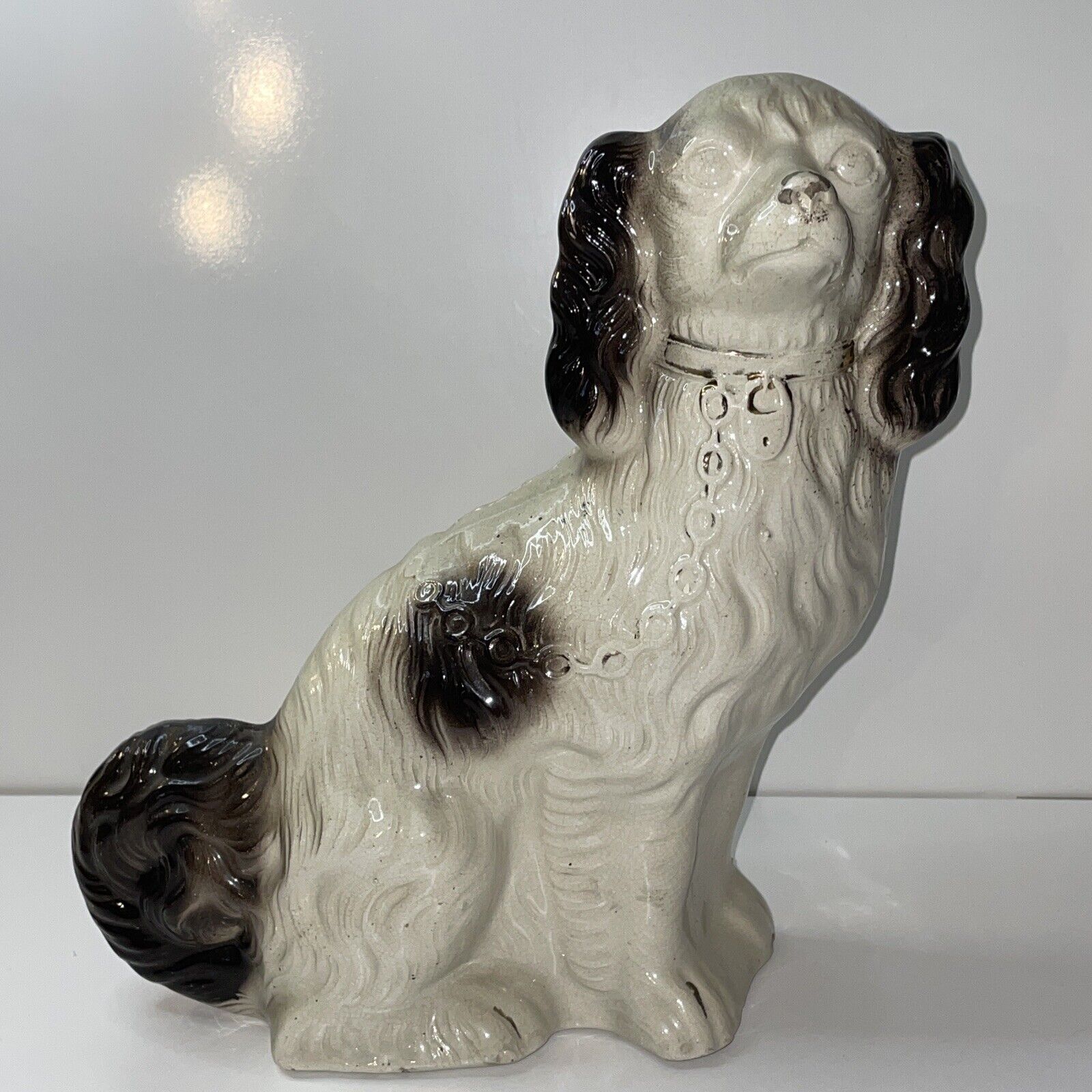 1800's STAFFORDSHIRE WHITE & GOLD MANTLE SPANIEL DOG FIGURINE 11'' AL6.1 READ