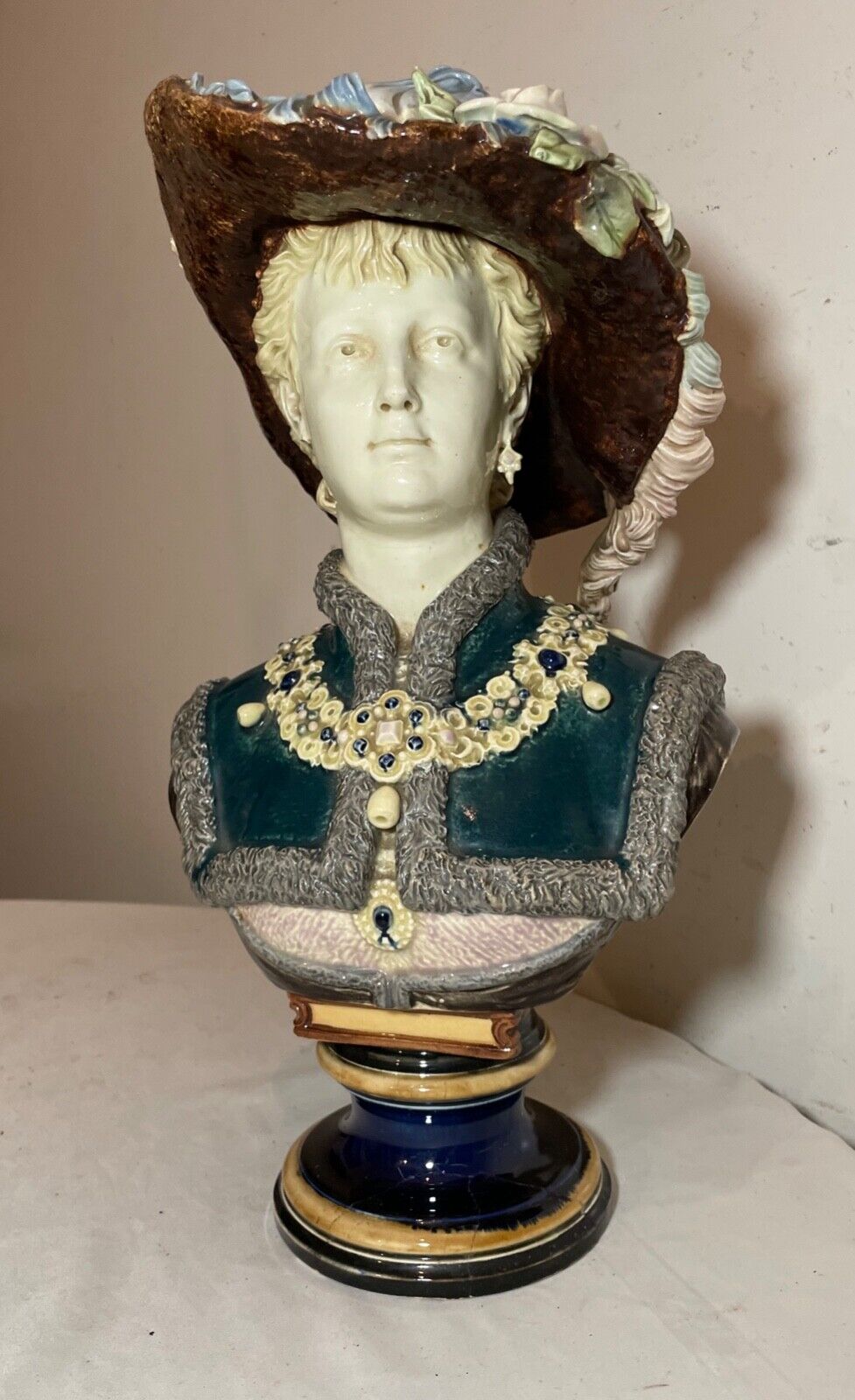 RARE antique Cölln Meissen Majolica Renaissance Lady Bust 1800's pottery statue