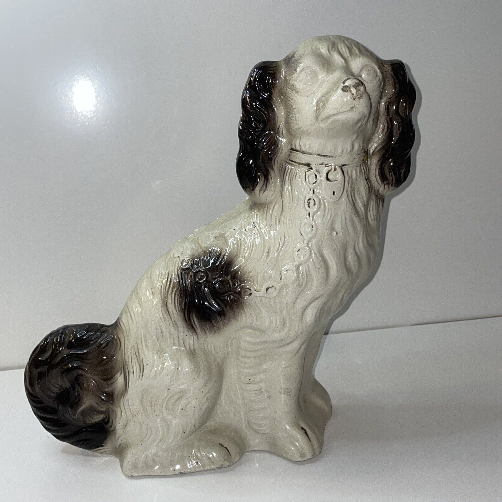 1800's STAFFORDSHIRE WHITE & GOLD MANTLE SPANIEL DOG FIGURINE 11'' AL6.1 READ