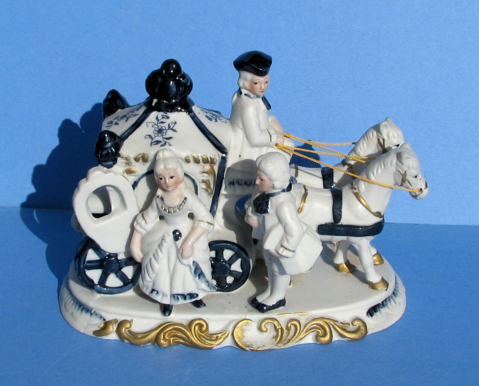 Vtg Blue & White Glazed Ceramic Statuette 1700's Courting Scene Coach & Horses