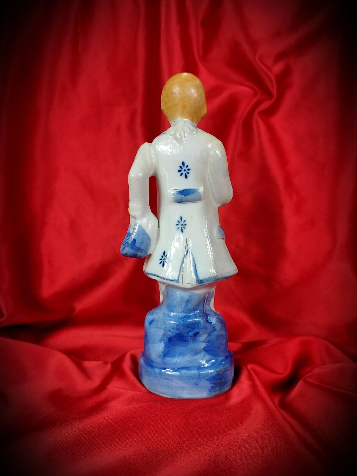 White Porcelain Figurine Gentleman Ceramic Statue 1700s Aristocrat Vtg 1940s 50s