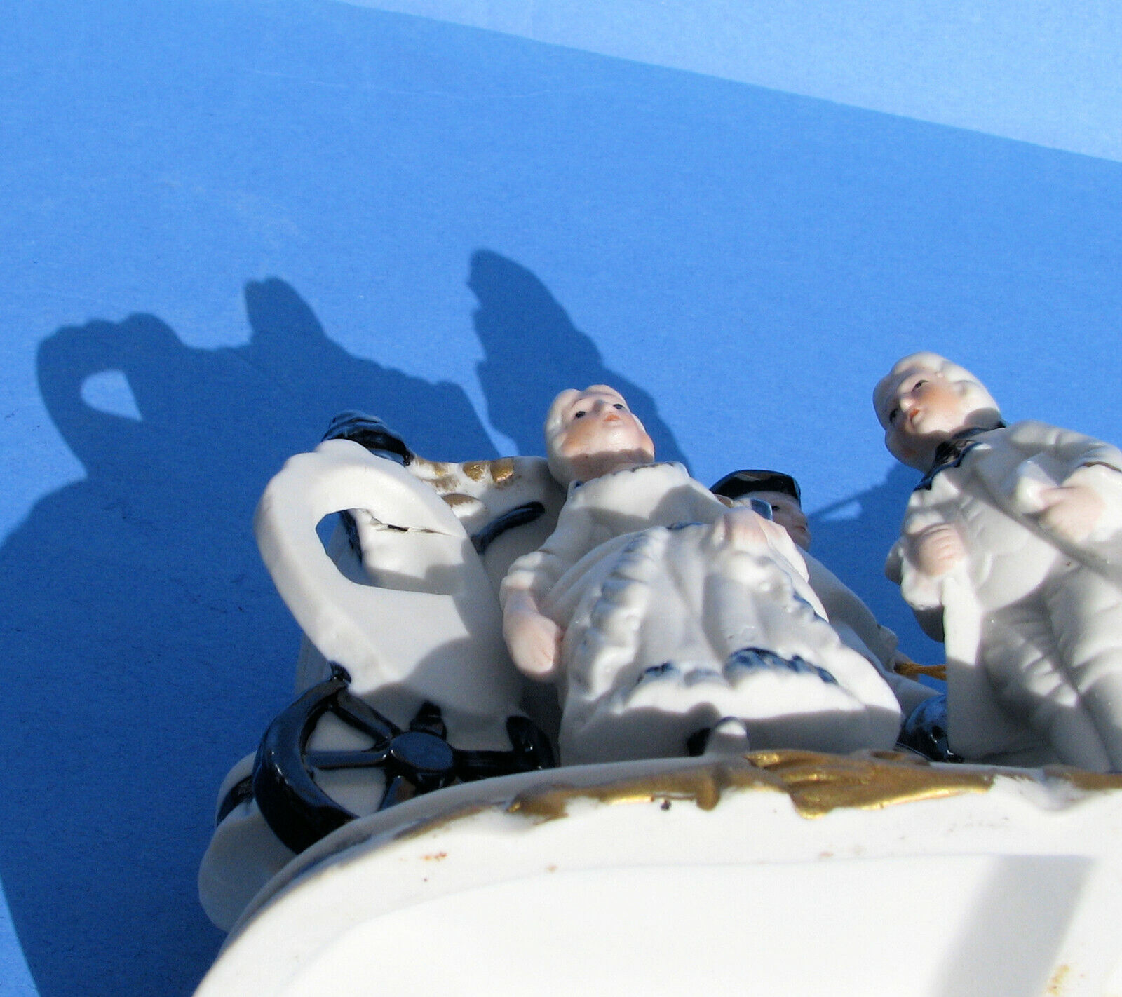 Vtg Blue & White Glazed Ceramic Statuette 1700's Courting Scene Coach & Horses