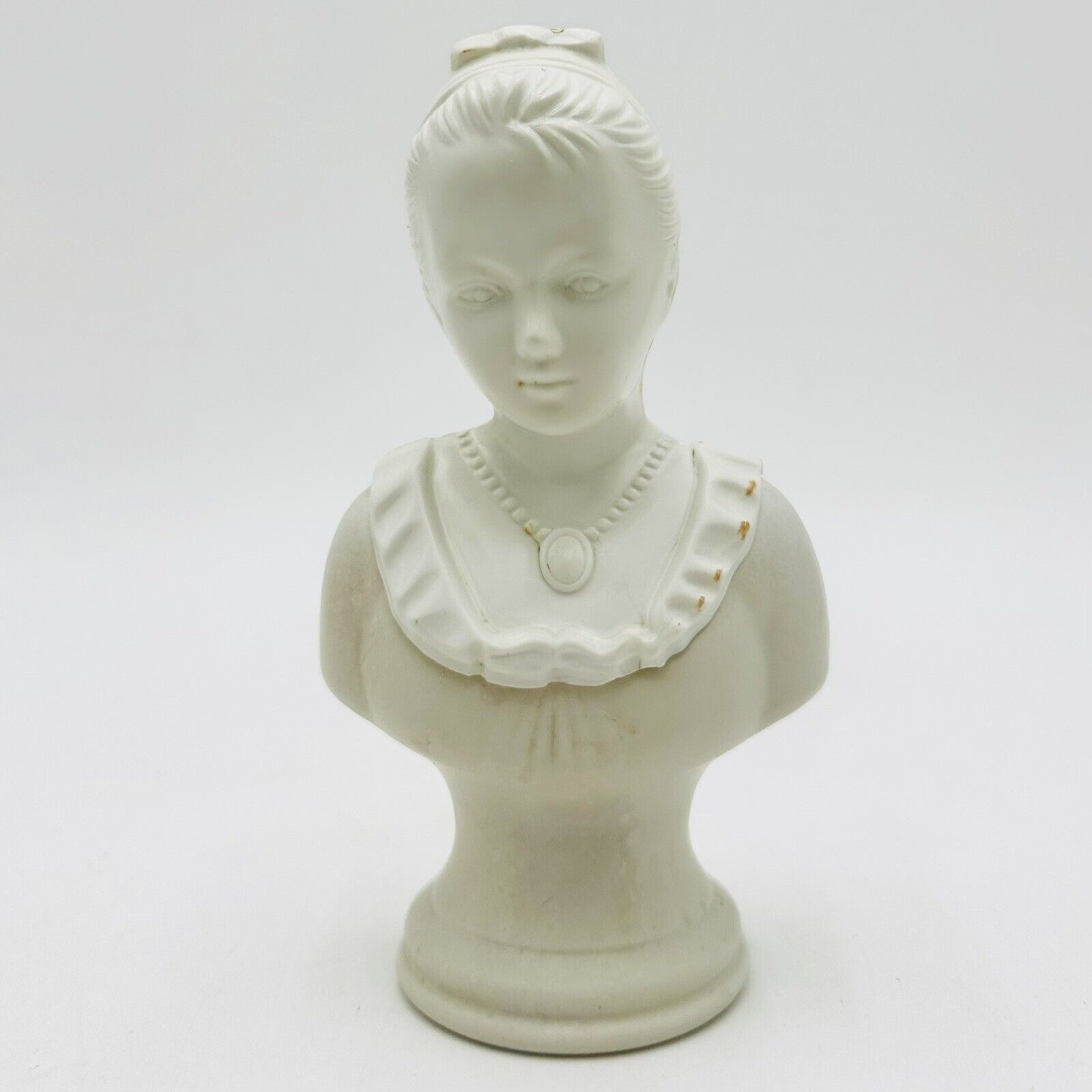 Vintage AVON 18th Century Classic Figurine Young Girl Moonwind Foaming Bath Oil