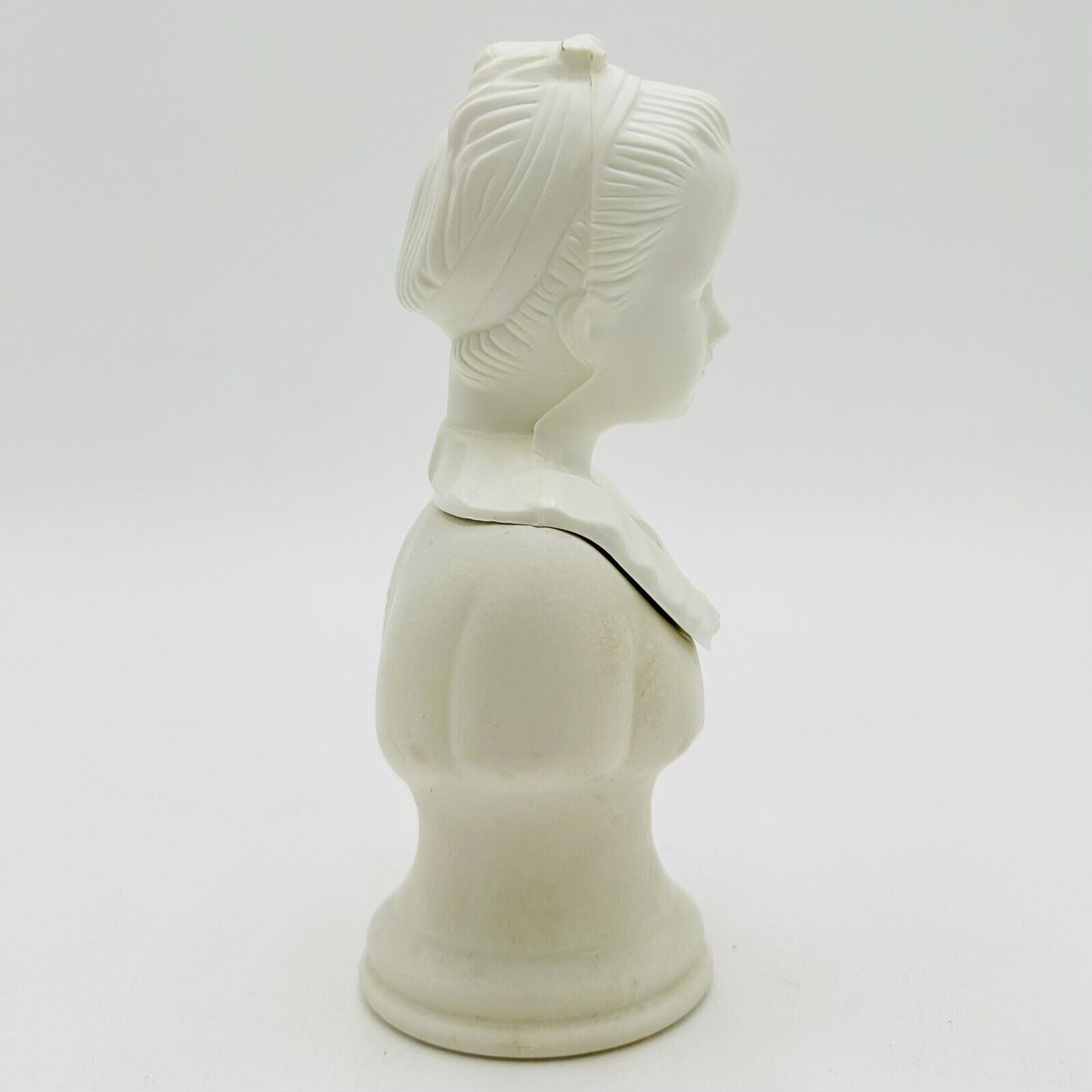 Vintage AVON 18th Century Classic Figurine Young Girl Moonwind Foaming Bath Oil