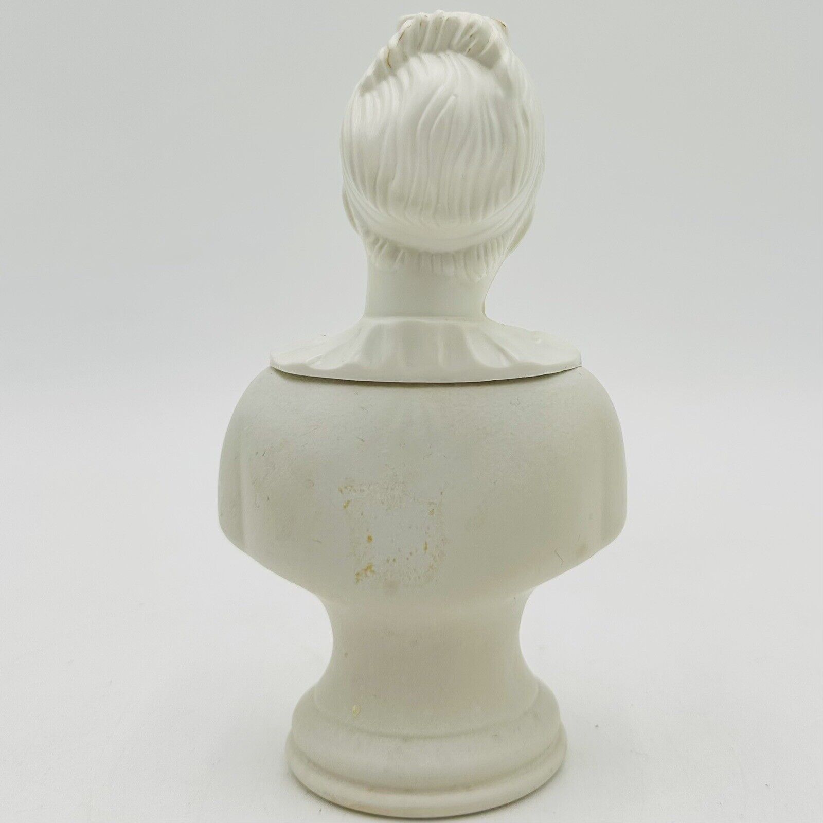 Vintage AVON 18th Century Classic Figurine Young Girl Moonwind Foaming Bath Oil