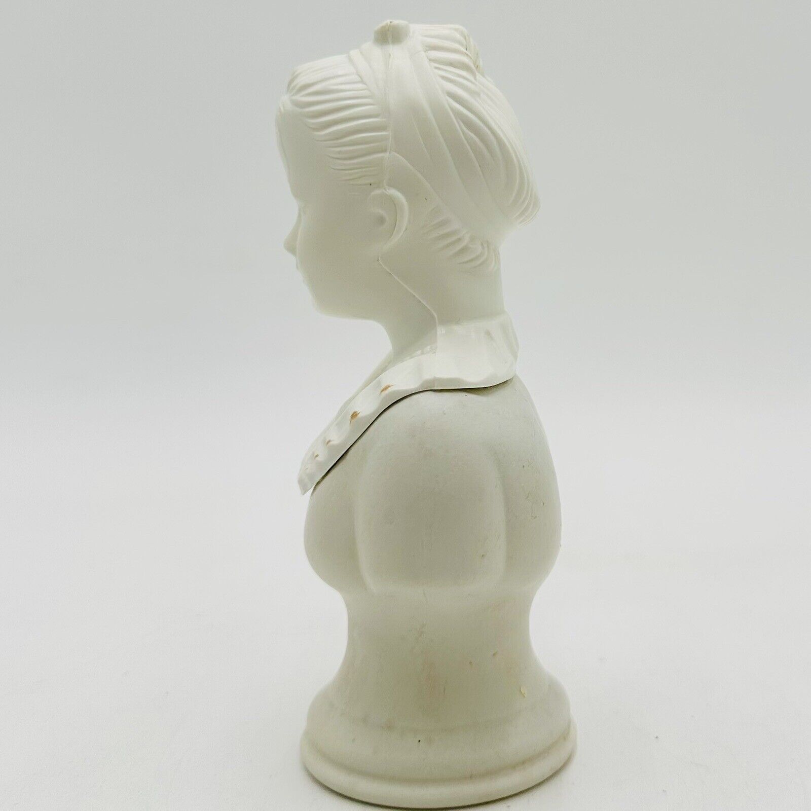 Vintage AVON 18th Century Classic Figurine Young Girl Moonwind Foaming Bath Oil