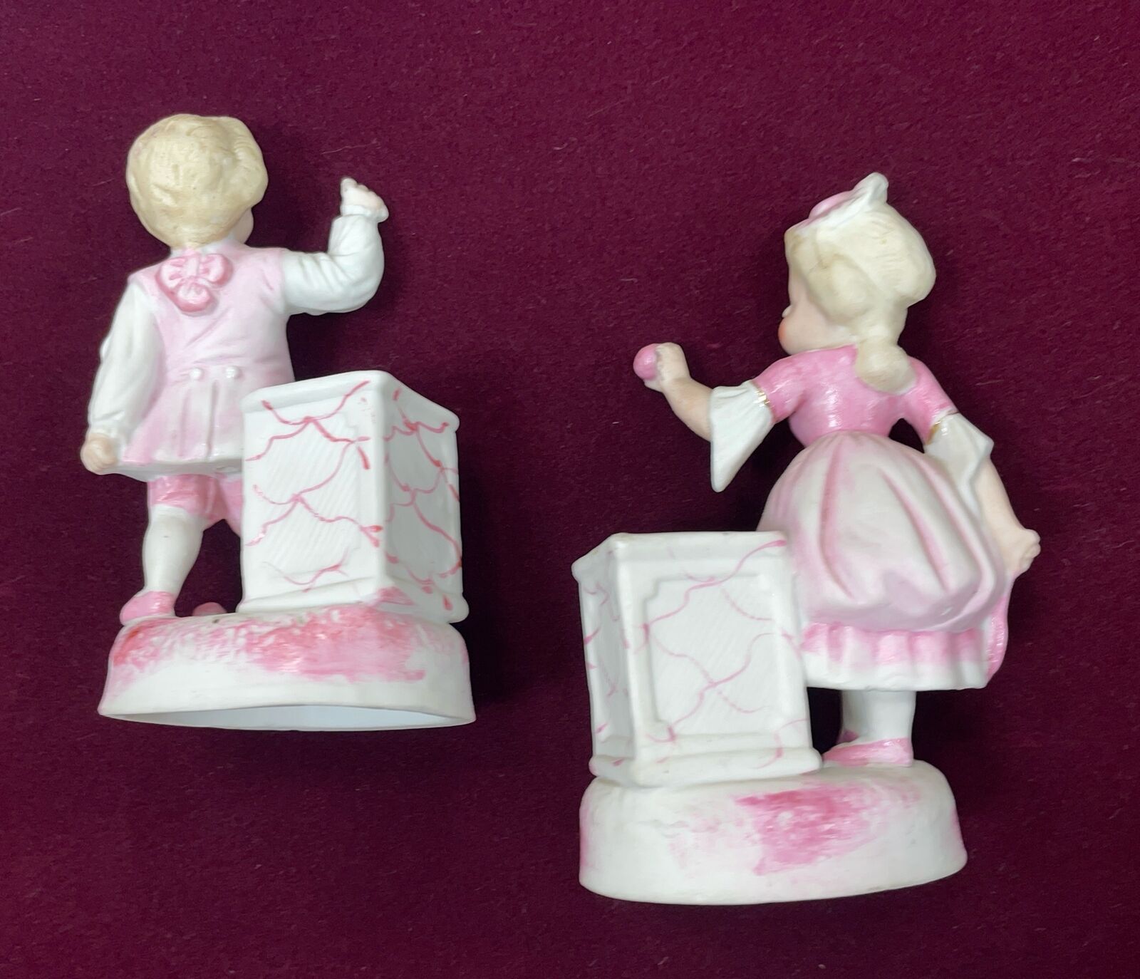 1700s Courting Boy & Girl - 2 Porcelain 5" Figurines - Unbranded - Very Good