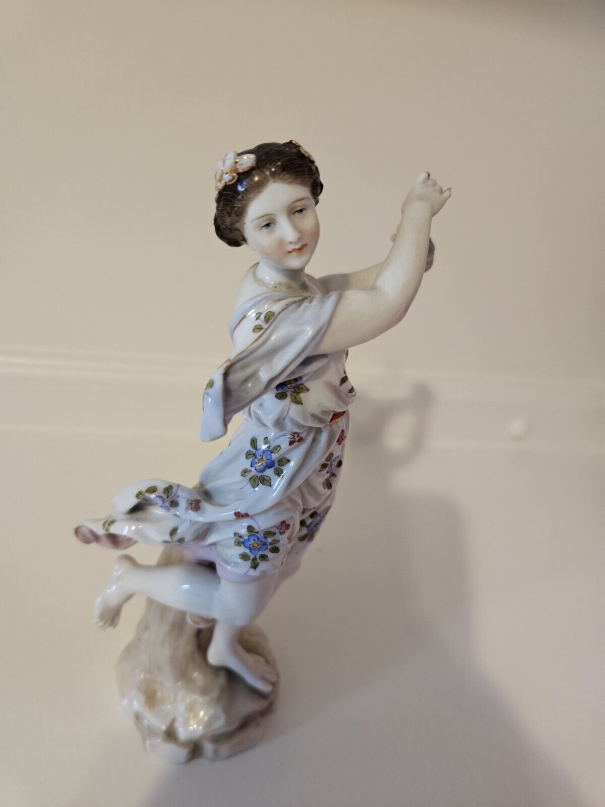 1700's to 1800's Meissen porcelain figurine damage Dancing Lady Germany Antique