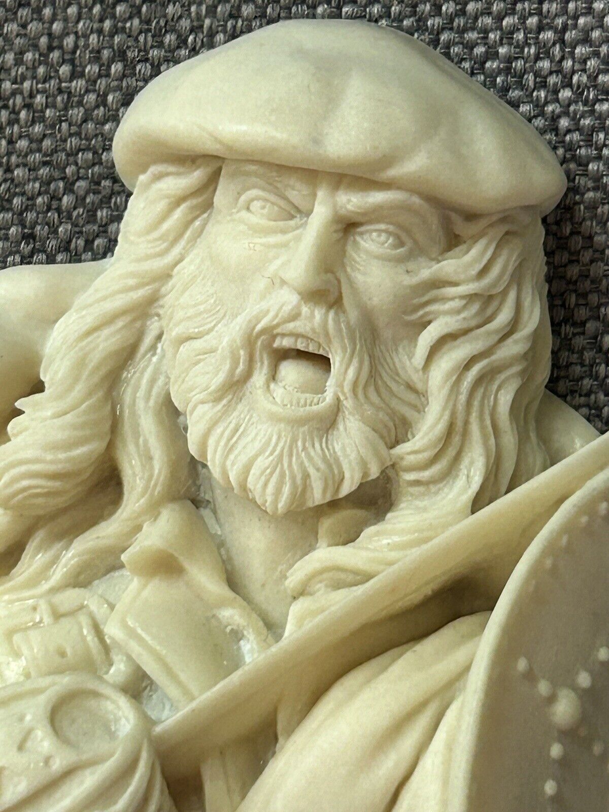 Rare Hand Carved Mini Ivory Rob Roy (1700’s)  3” Vintage Flat Bottom Detailed