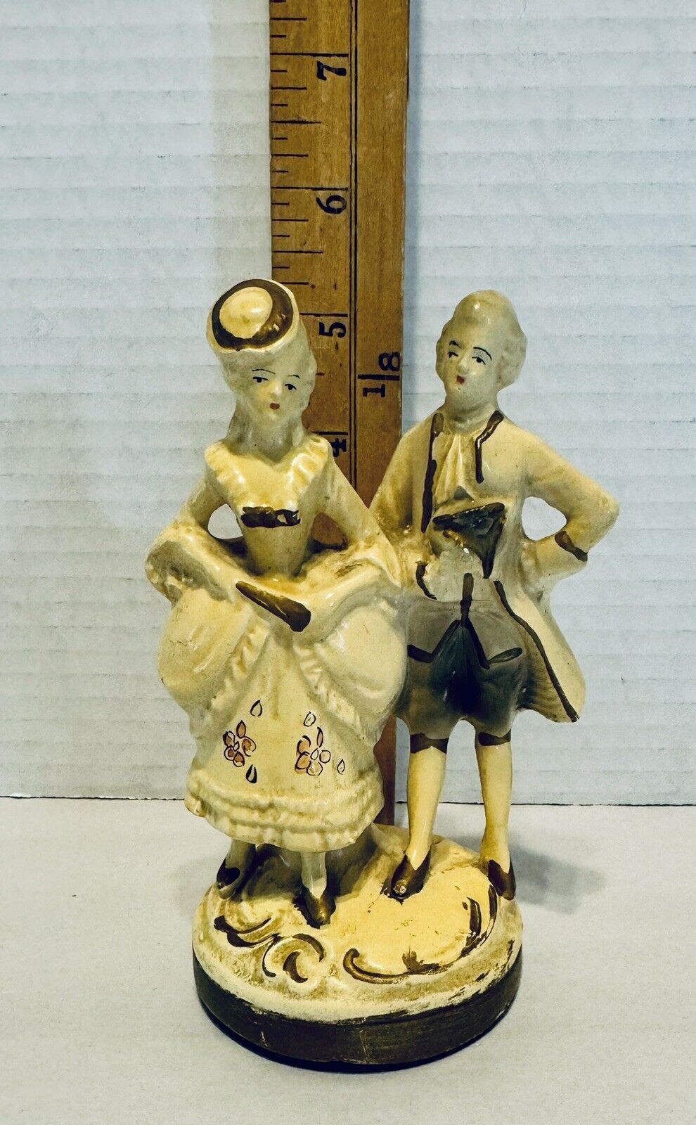VTG Chalkware Georgian Couple In 1700s Attire 5.25”X 3.5” Cream & Gold