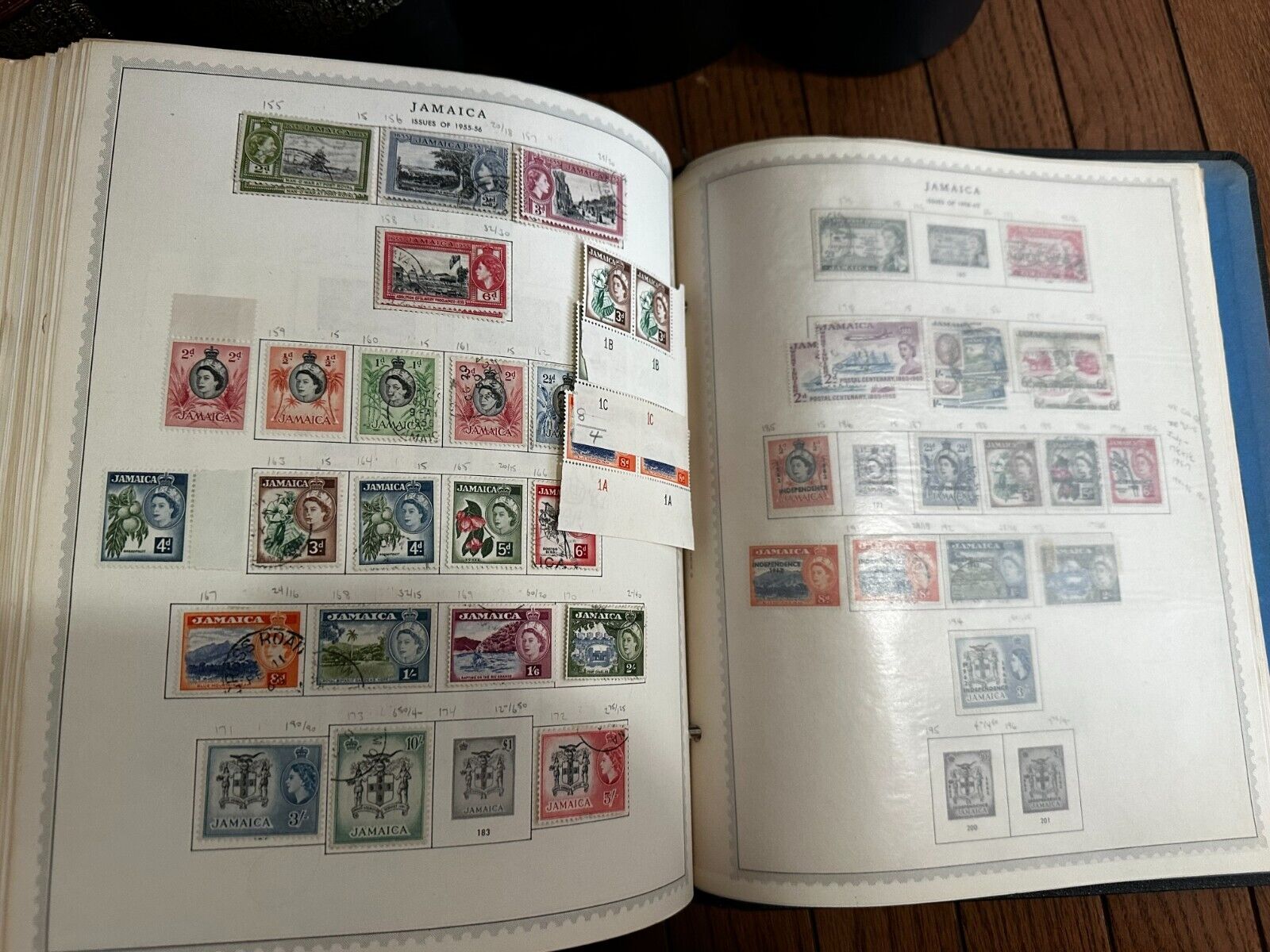 Eight Minkus Stamp Albums Master & Supreme 12000+ Stamps 1800s-1980s Most Hinged