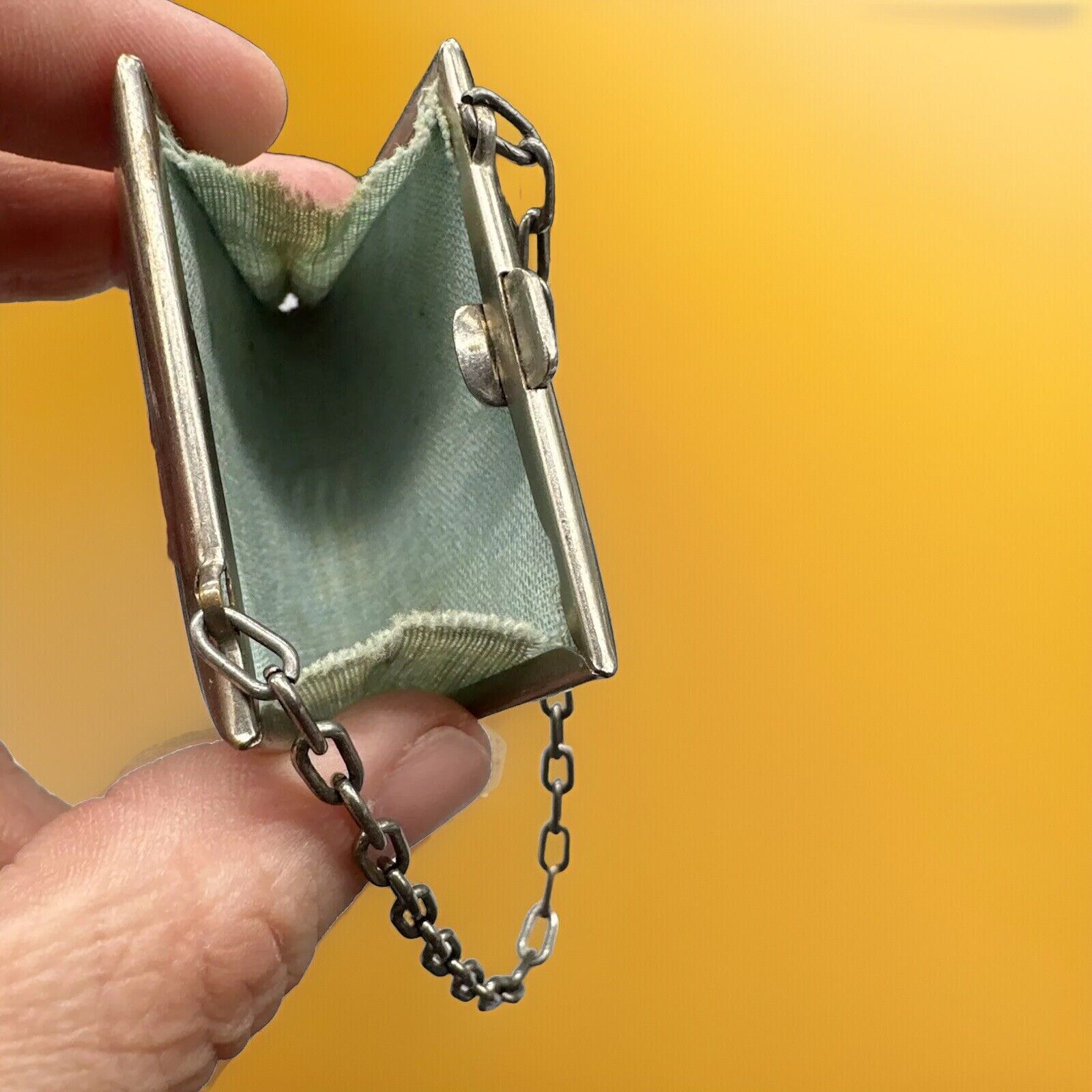 ANTIQUE CHAINED COIN PURSE 1900'S VICTORIAN EMBOSSED