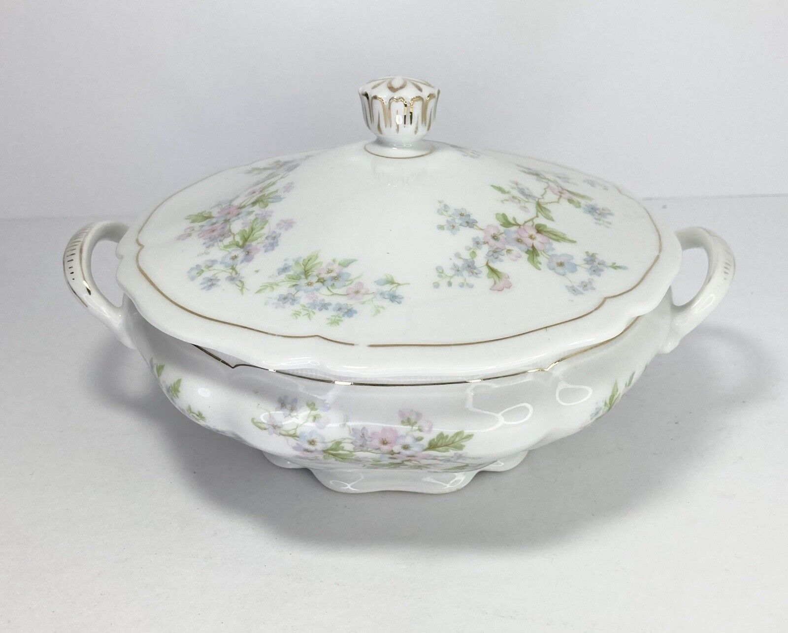 Antique ca 1900s Vienna VNN15 Porcelain Lidded Round Serving Bowl 9 1/5” Austria