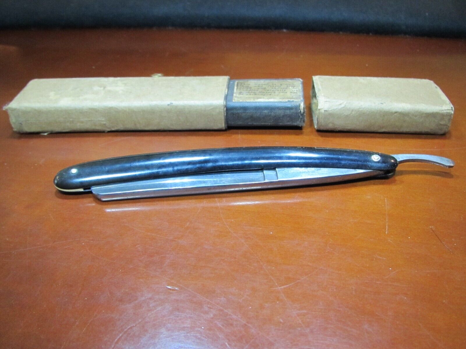 Antique Golden Rule Cutlery Co. Chicago Straight Razor . 1900s