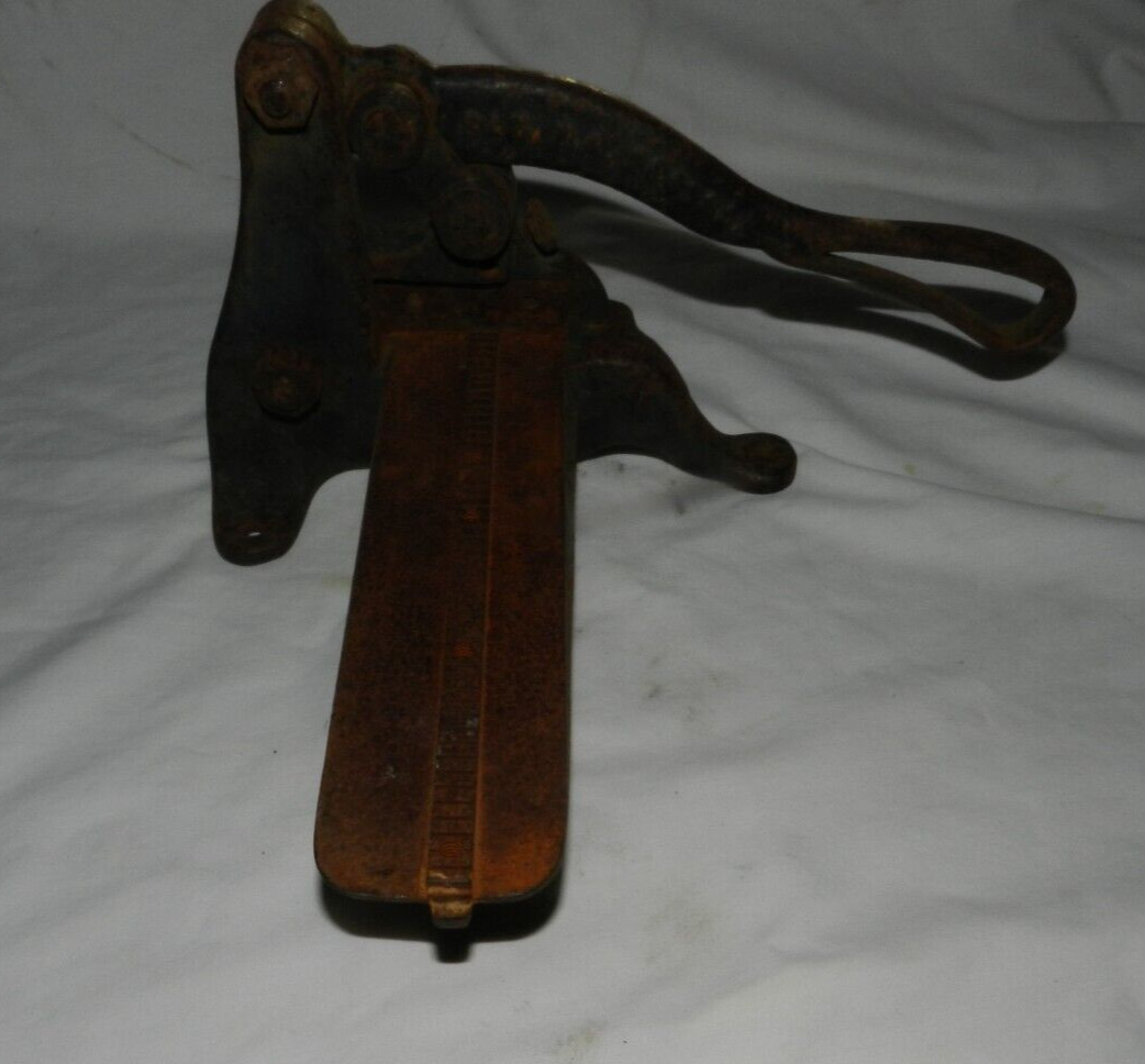 1900's Golden Co.  Cast Iron Hand Cutter Crusty Barn find