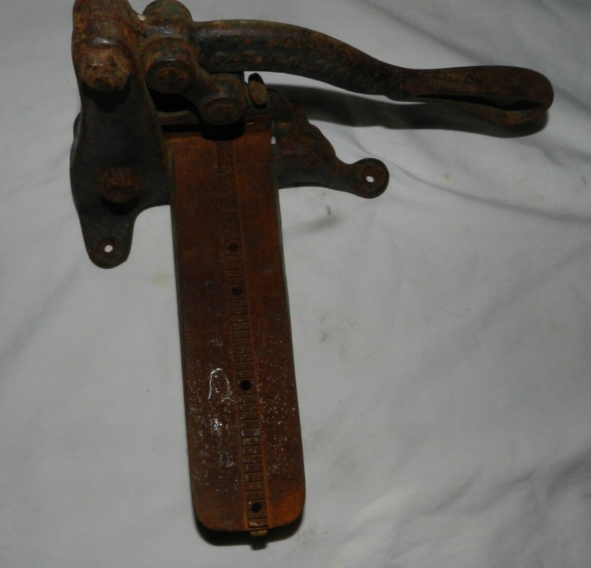 1900's Golden Co.  Cast Iron Hand Cutter Crusty Barn find
