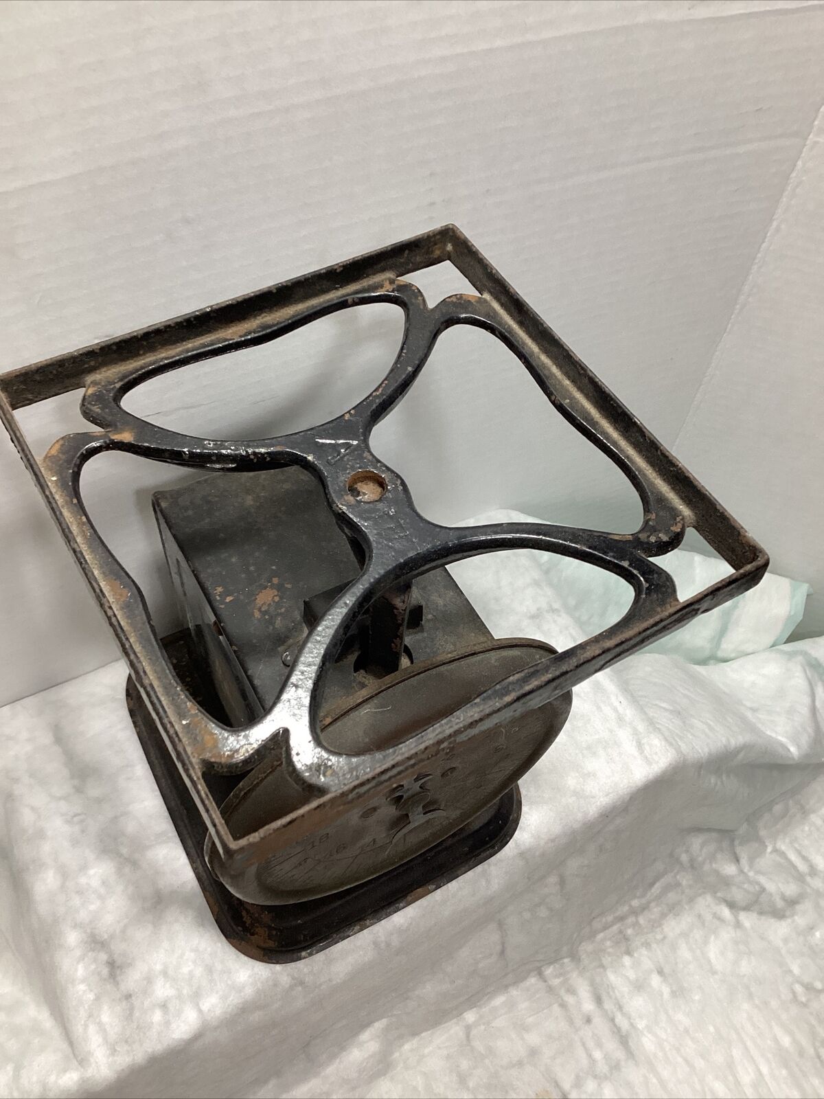 Vintage 9” Tall 1900’s American Cutlery Co. Family Young Scale