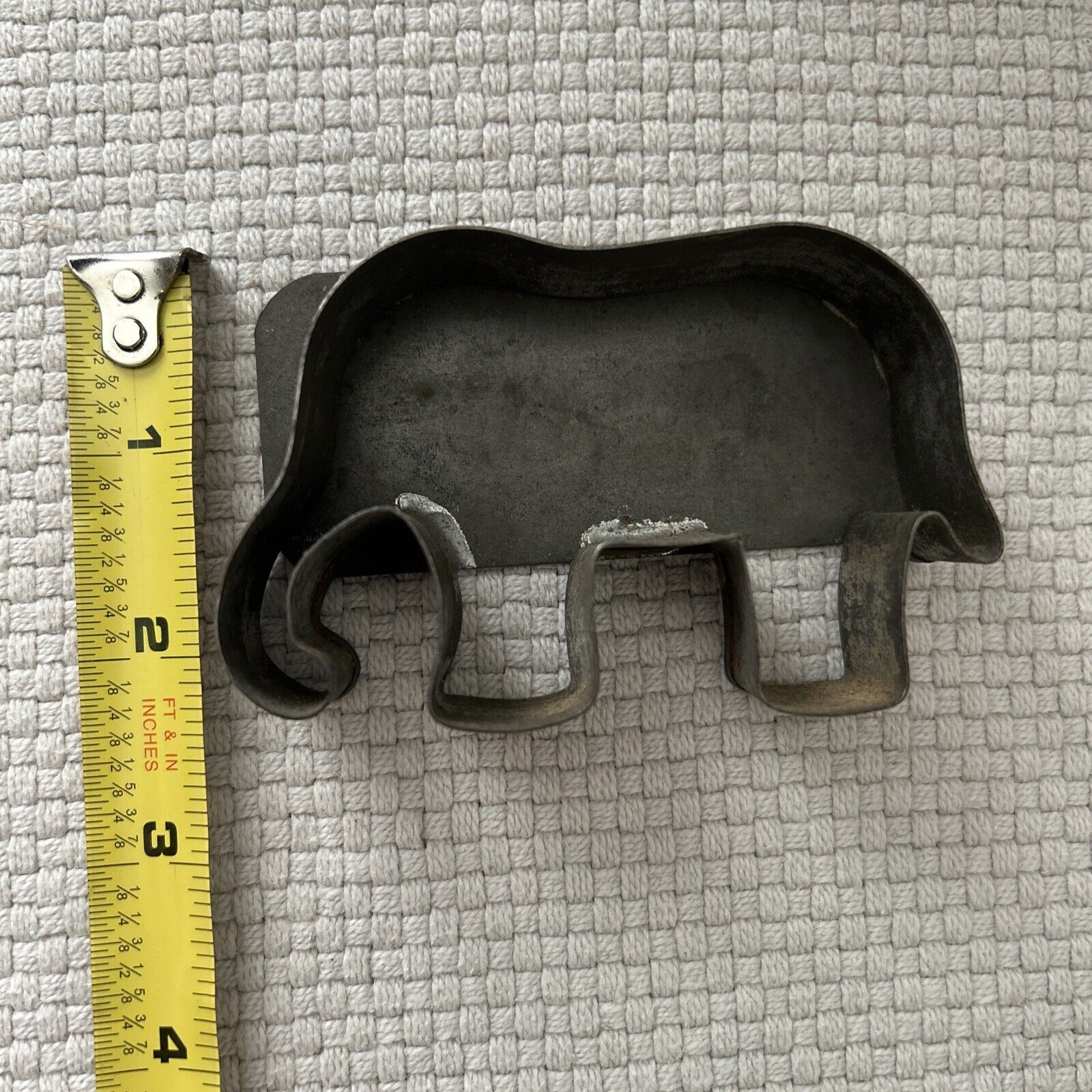 **RARE*** ANTIQUE Circa 1800’s ELEPHANT FLAT BACK COOKIE CUTTER~PRIMITIVE~RARE**