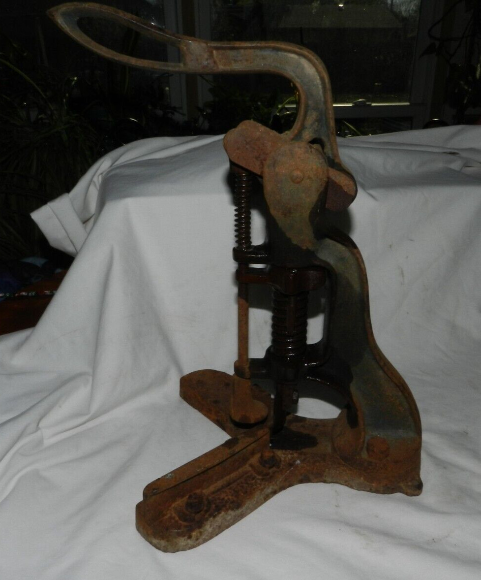 Vintage 1900's Cast Iron Round Corner Cutter for work Bench Crusty