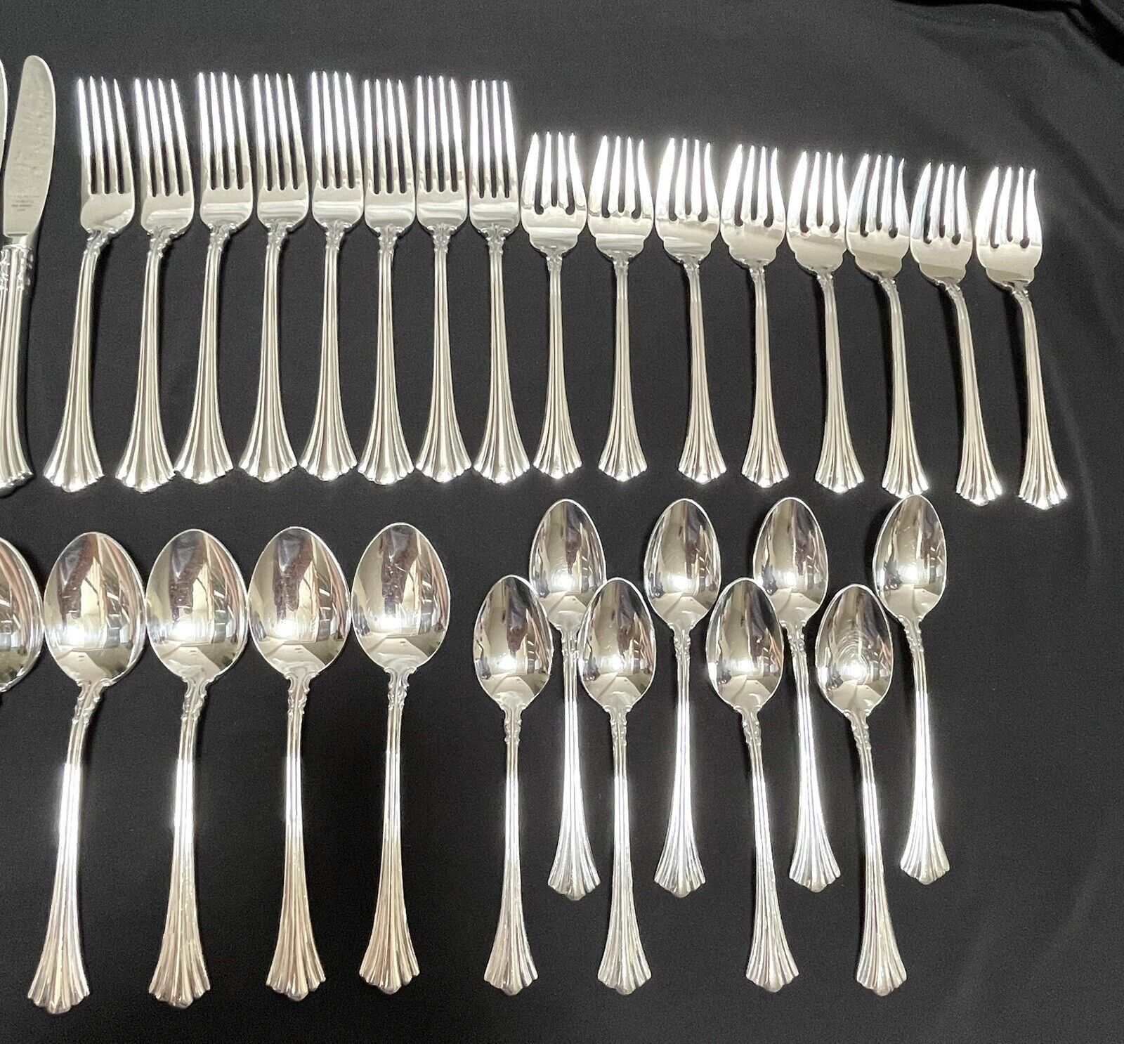 Vintage REED & BARTON 1800 Stainless Steel DELUXE Fancy Flatware Lot 45 Pieces