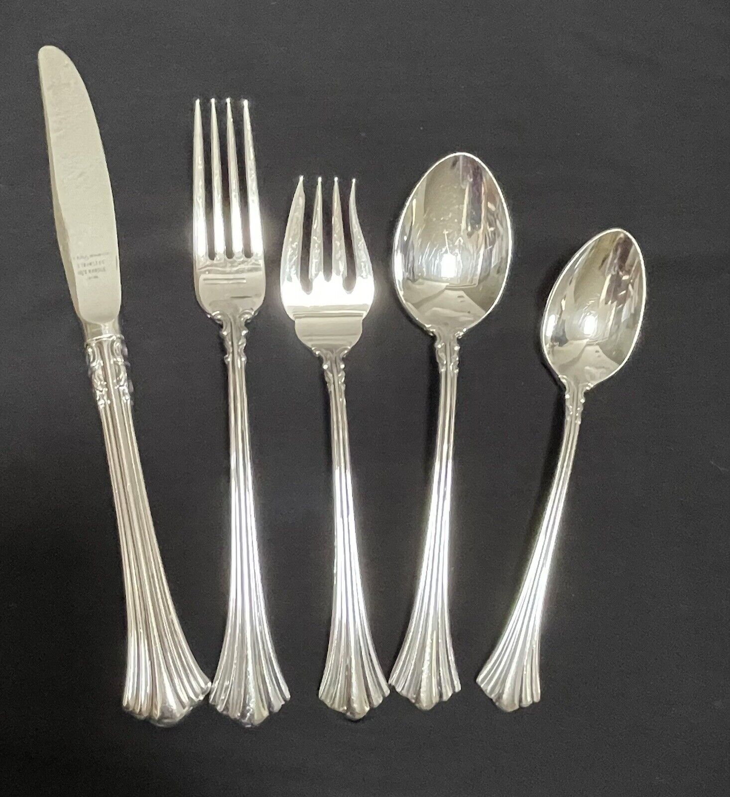 Vintage REED & BARTON 1800 Stainless Steel DELUXE Fancy Flatware Lot 45 Pieces