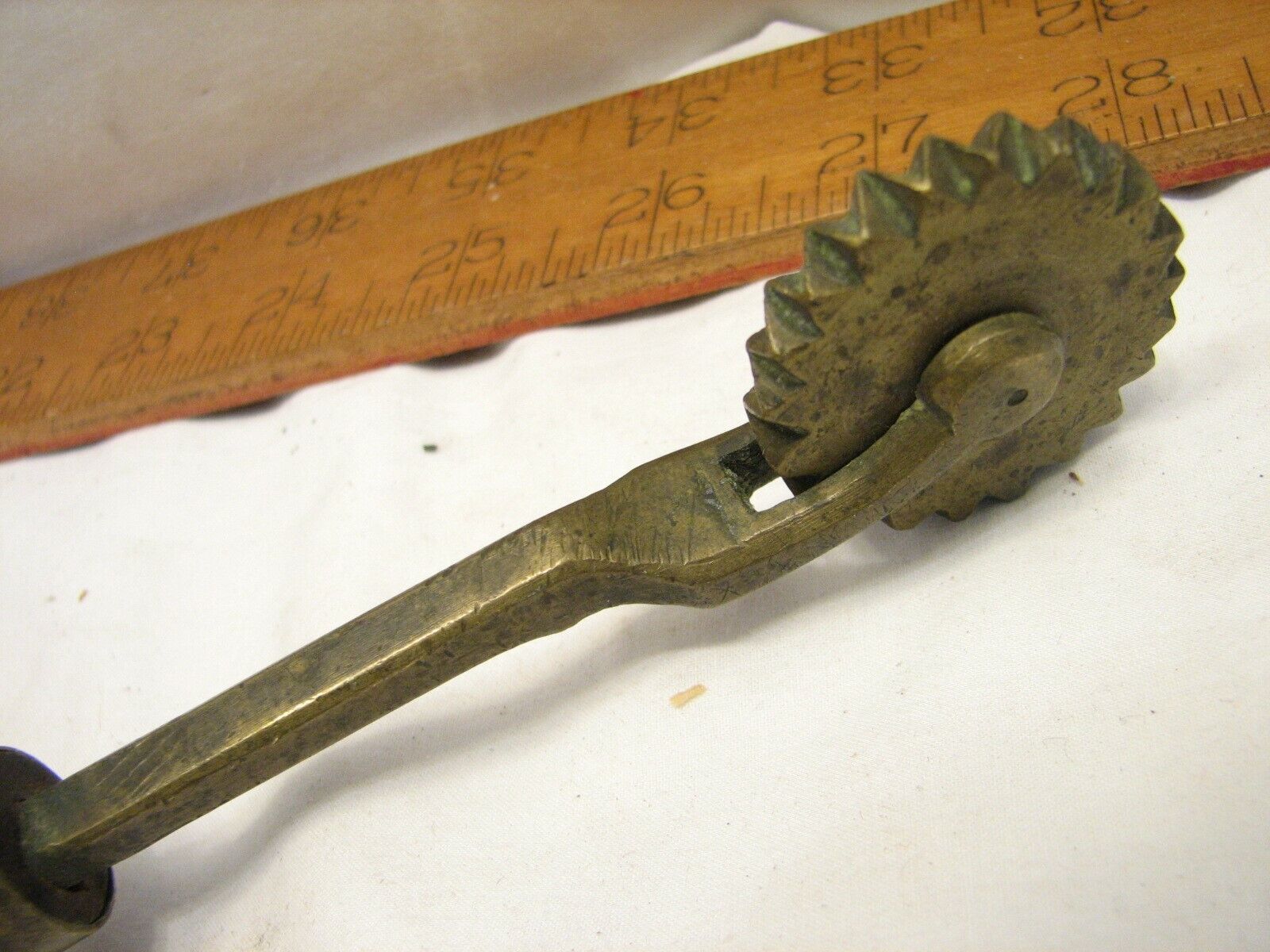 Antique 1800s Heavy Brass Wheel Pie Crimper Dough Cutter Primitive Kitchen Tool