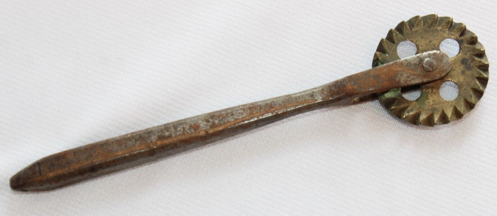 ANTIQUE 1800'S FORGED BRONZE & IRON PIE CRIMPER WHEEL PASTRY CUTTER KITCHEN TOOL