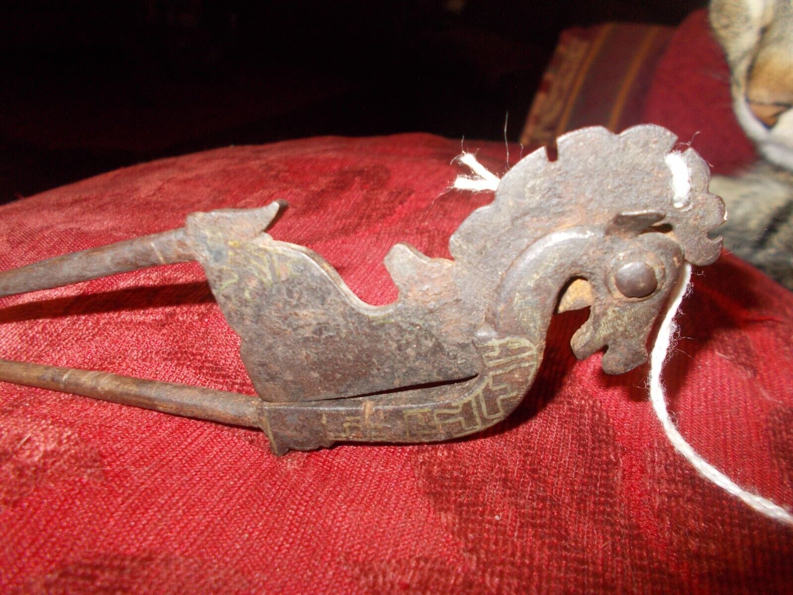 LATE 1700S EARLY 1800S  EARLY TOBACCO CUTTER FOR CIGARS TO CUT OFF END.  SEAHORS