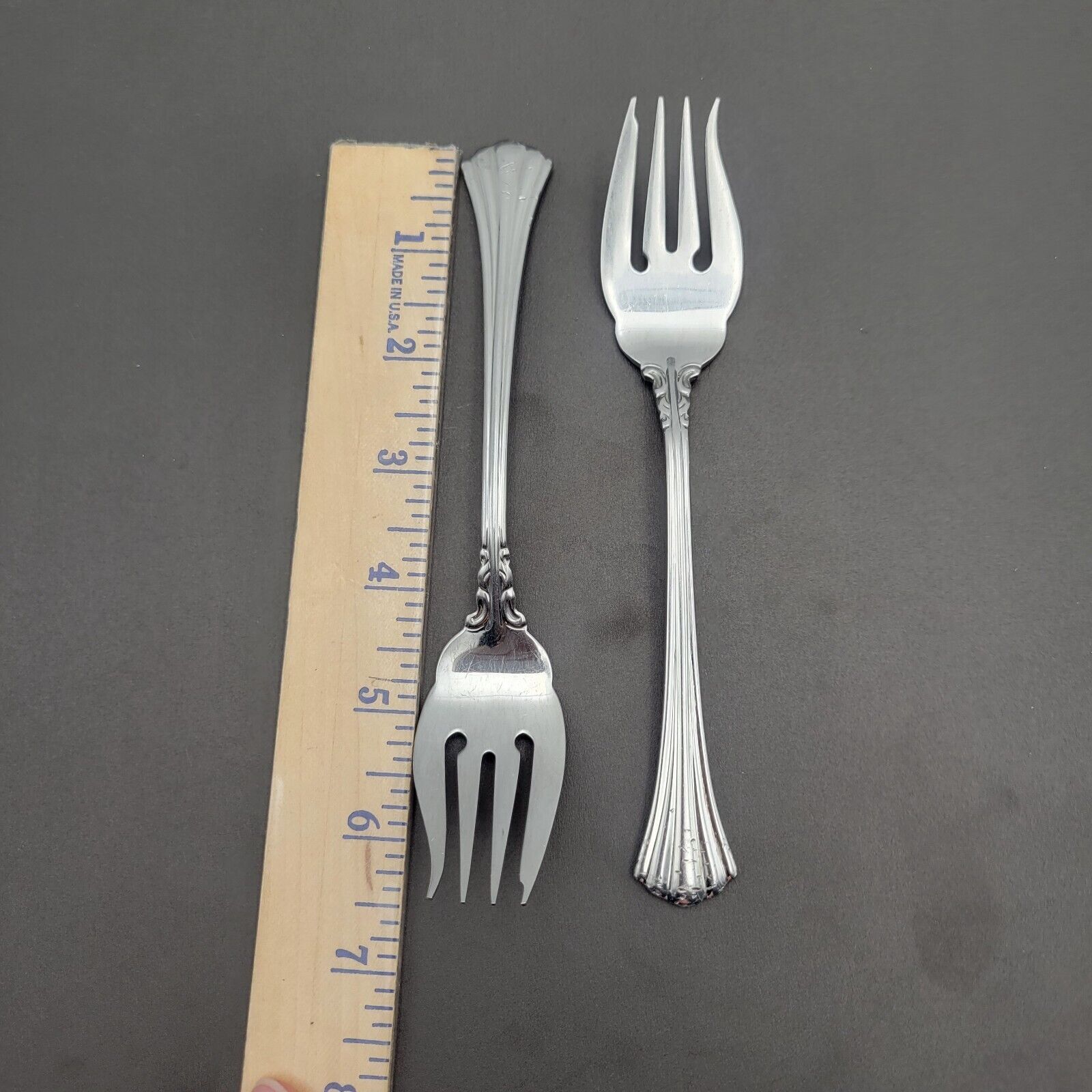 Reed Barton 1800 Stainless 18/8 Salad Forks 6 1/2” Korea Set of 2