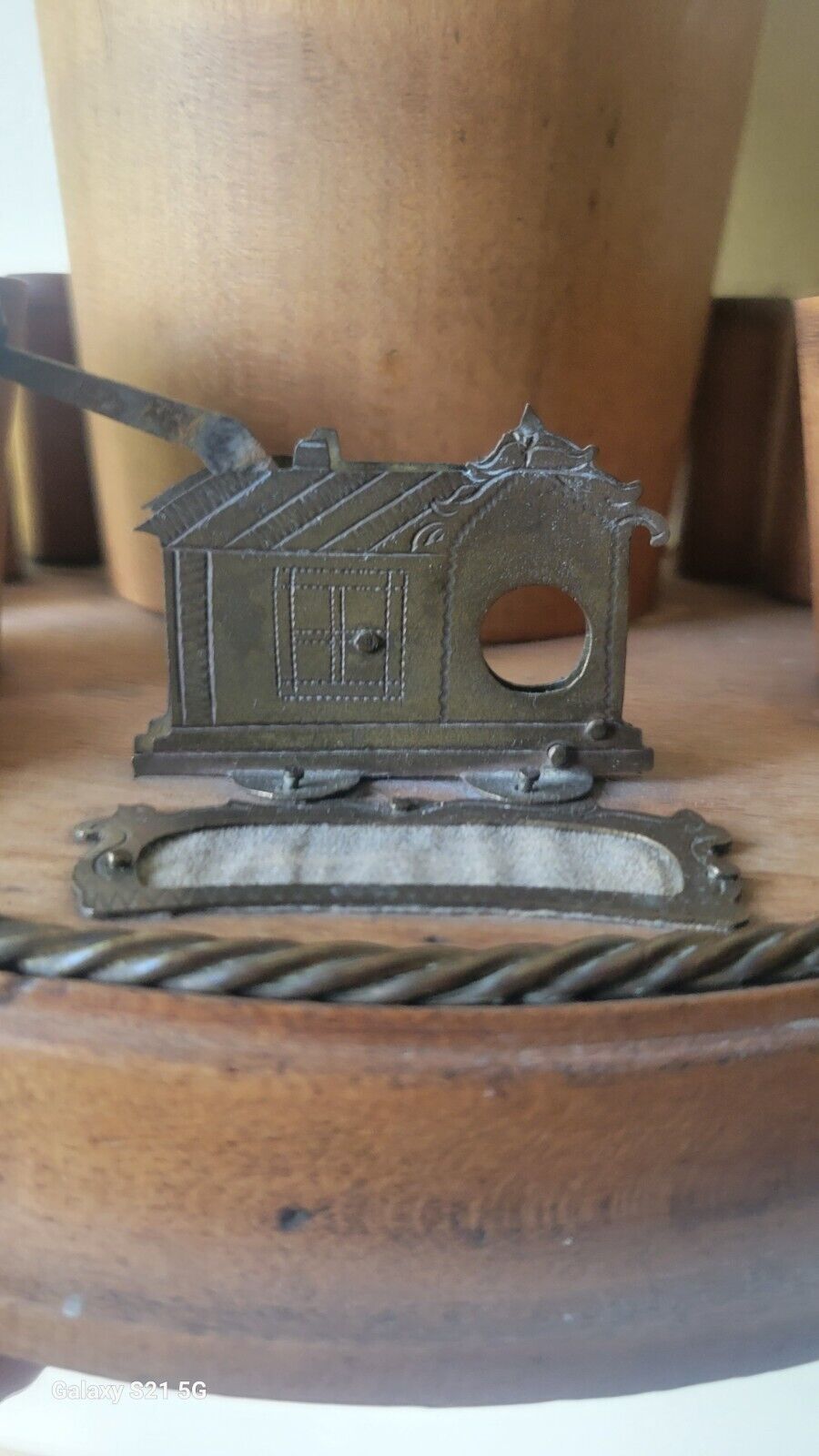 ANTIQUE CIGAR TOBACCO HOLDER WITH FIGURAL CIGAR CUTTER WOOD & BRASS C1800S