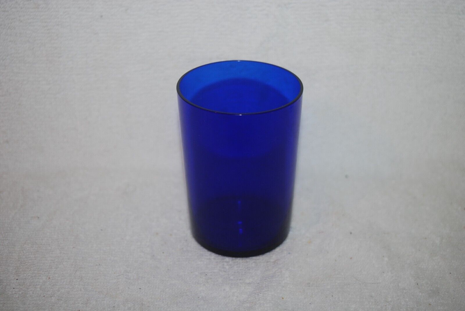 GREAT EARLY TO MID 1900'S COBALT BLUE ART GLASS TUMBLER