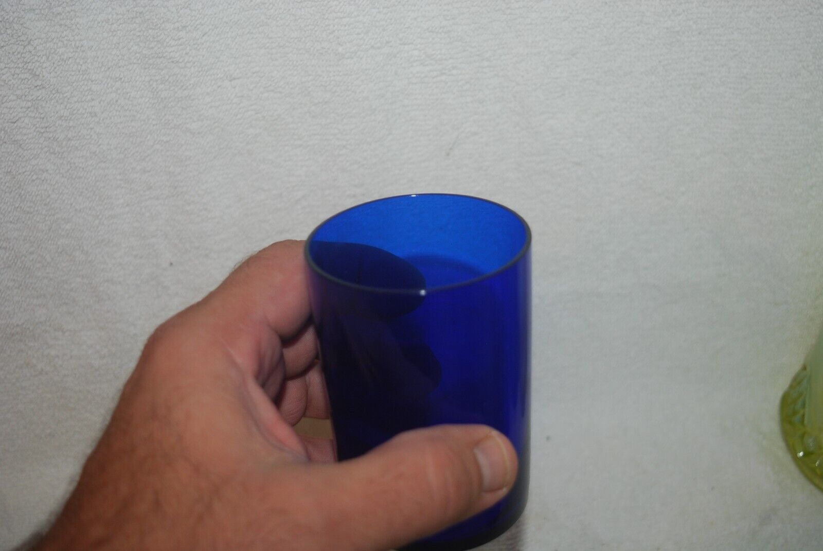 GREAT EARLY TO MID 1900'S COBALT BLUE ART GLASS TUMBLER