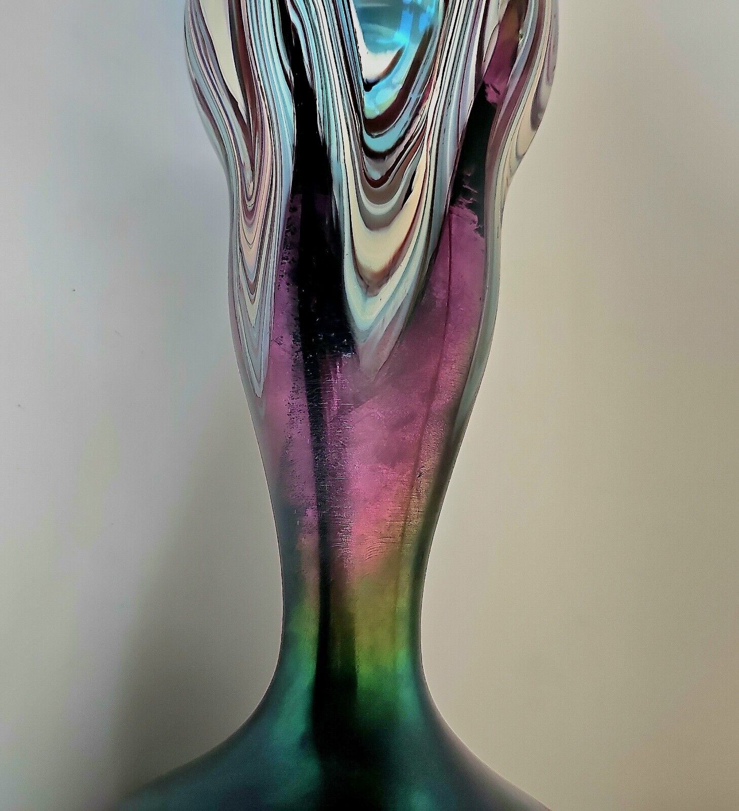 Bohemian Rindskopf Pulled Feather Iris Iridescent Art Nouveau Glass Vase C. 1900
