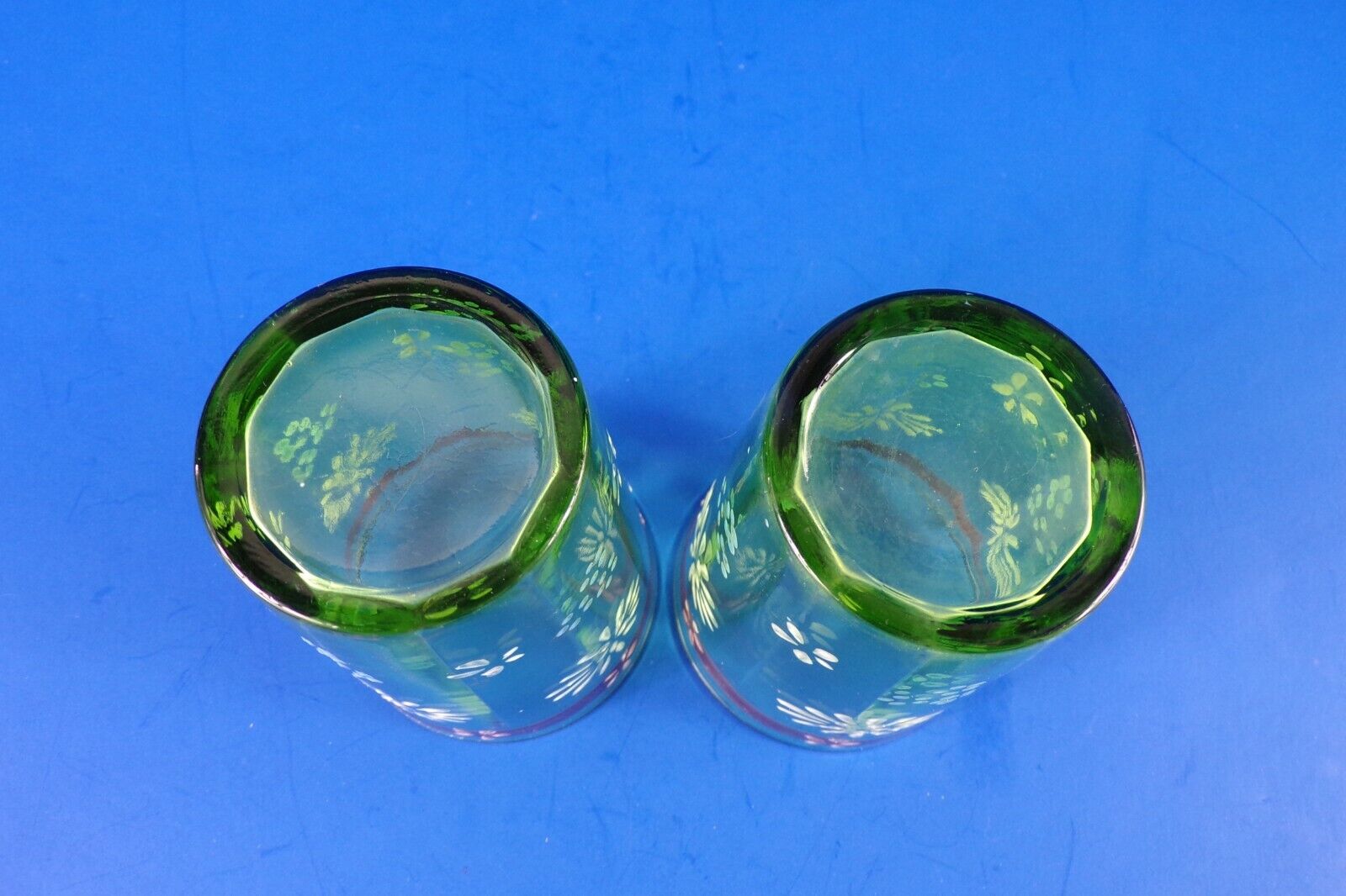 PAIR VTG 1900's Green Optic Ribbed Tumblers w/Enameled White & Blue Flowers 3" T
