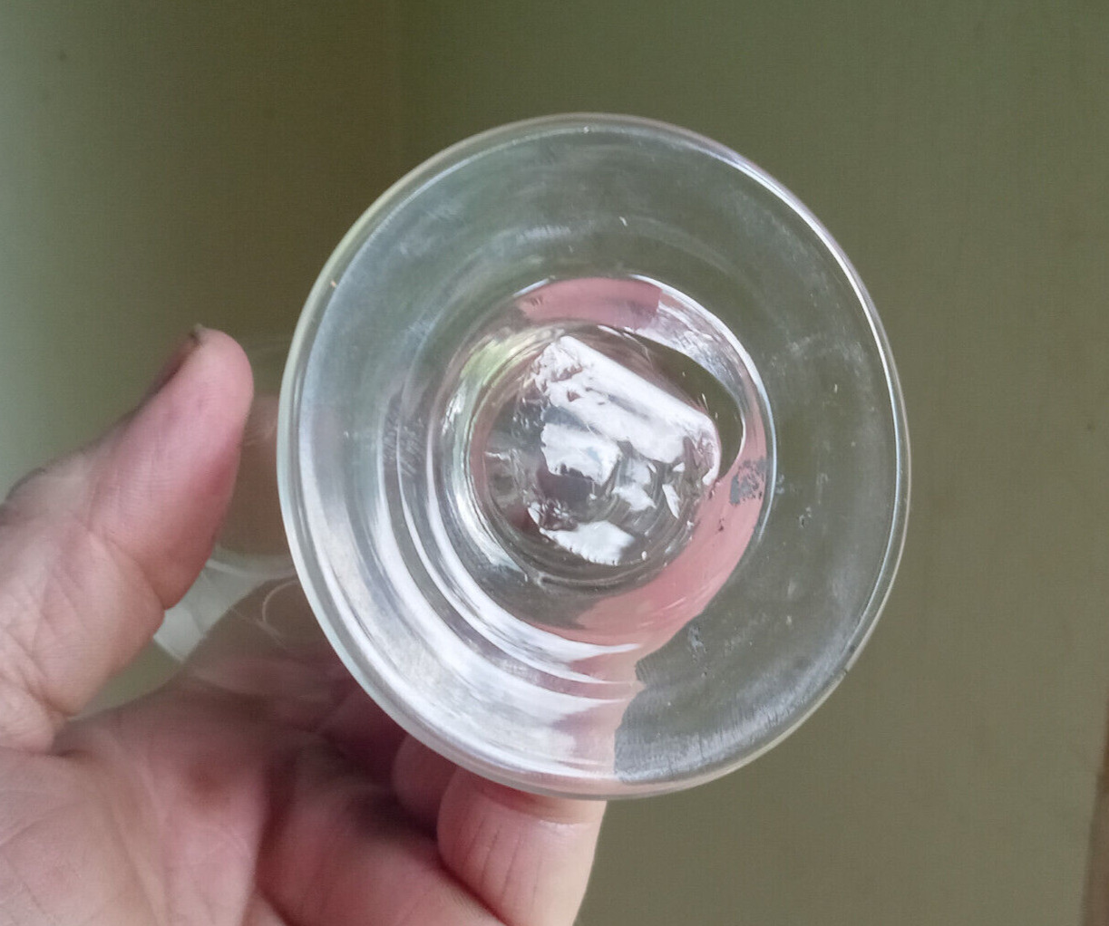EARLY 1800 FREE BLOWN PONTILED WINE GLASS WITH WHEEL CUT ENGRAVED GRAIN & LEAVES