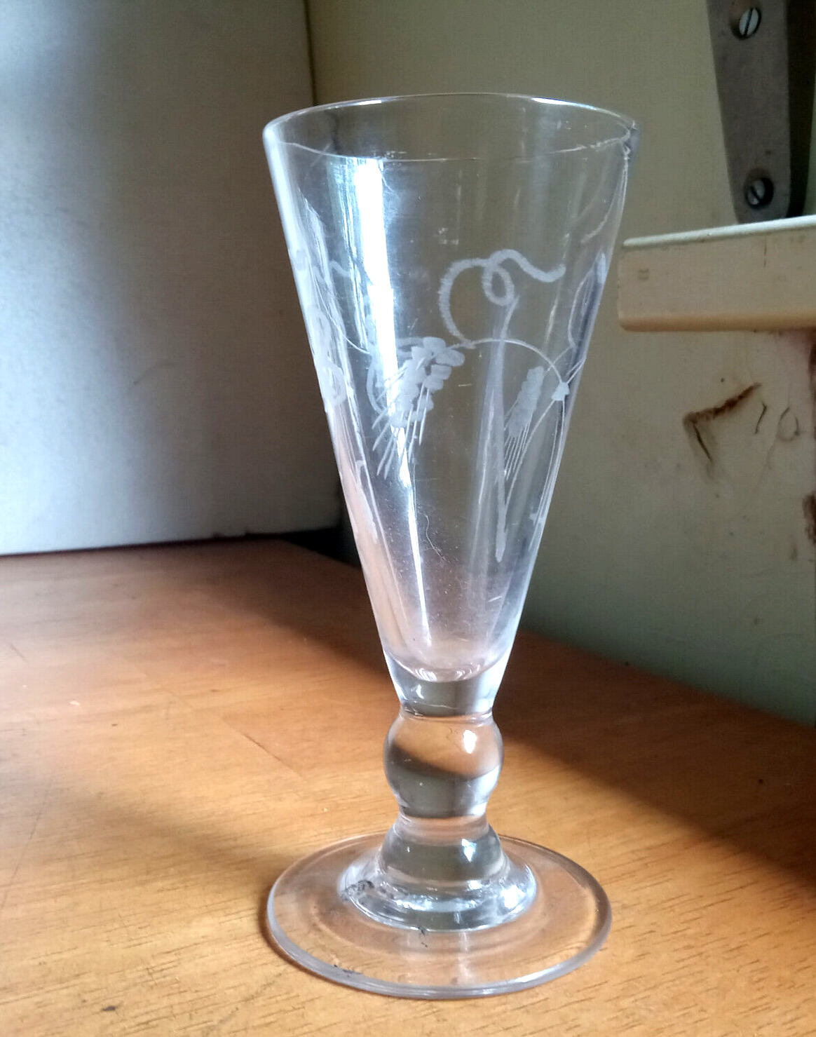 EARLY 1800 FREE BLOWN PONTILED WINE GLASS WITH WHEEL CUT ENGRAVED GRAIN & LEAVES