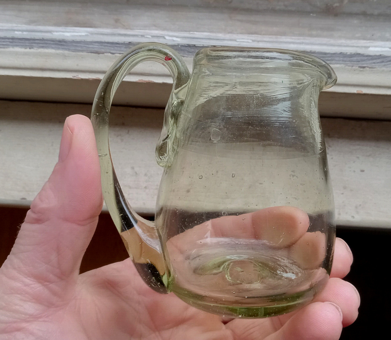 HAND BLOWN GREEN GLASS CREAMER W/APPLIED HANDLE JAMESTOWN 1700s REPRO COPY