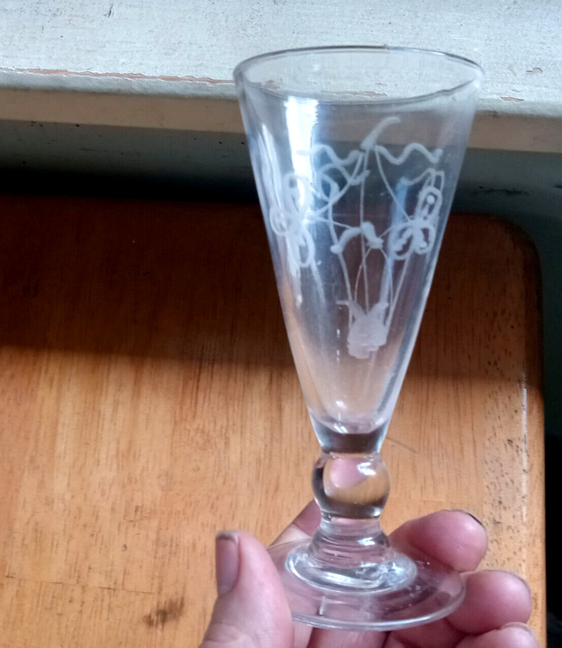 EARLY 1800 FREE BLOWN PONTILED WINE GLASS WITH WHEEL CUT ENGRAVED GRAIN & LEAVES